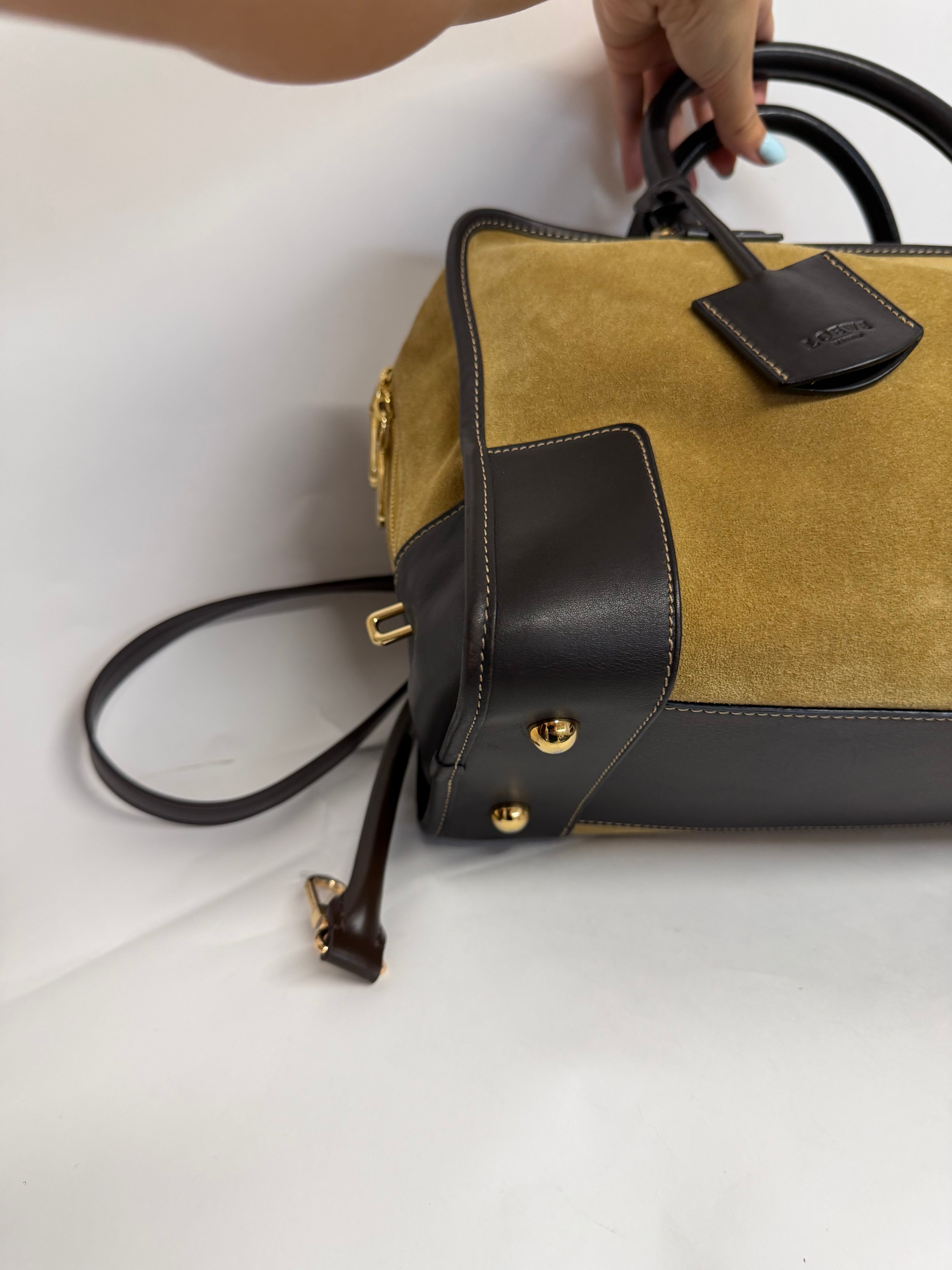 Loewe Amazona 36 Ante Oro — Modelo Nuevo