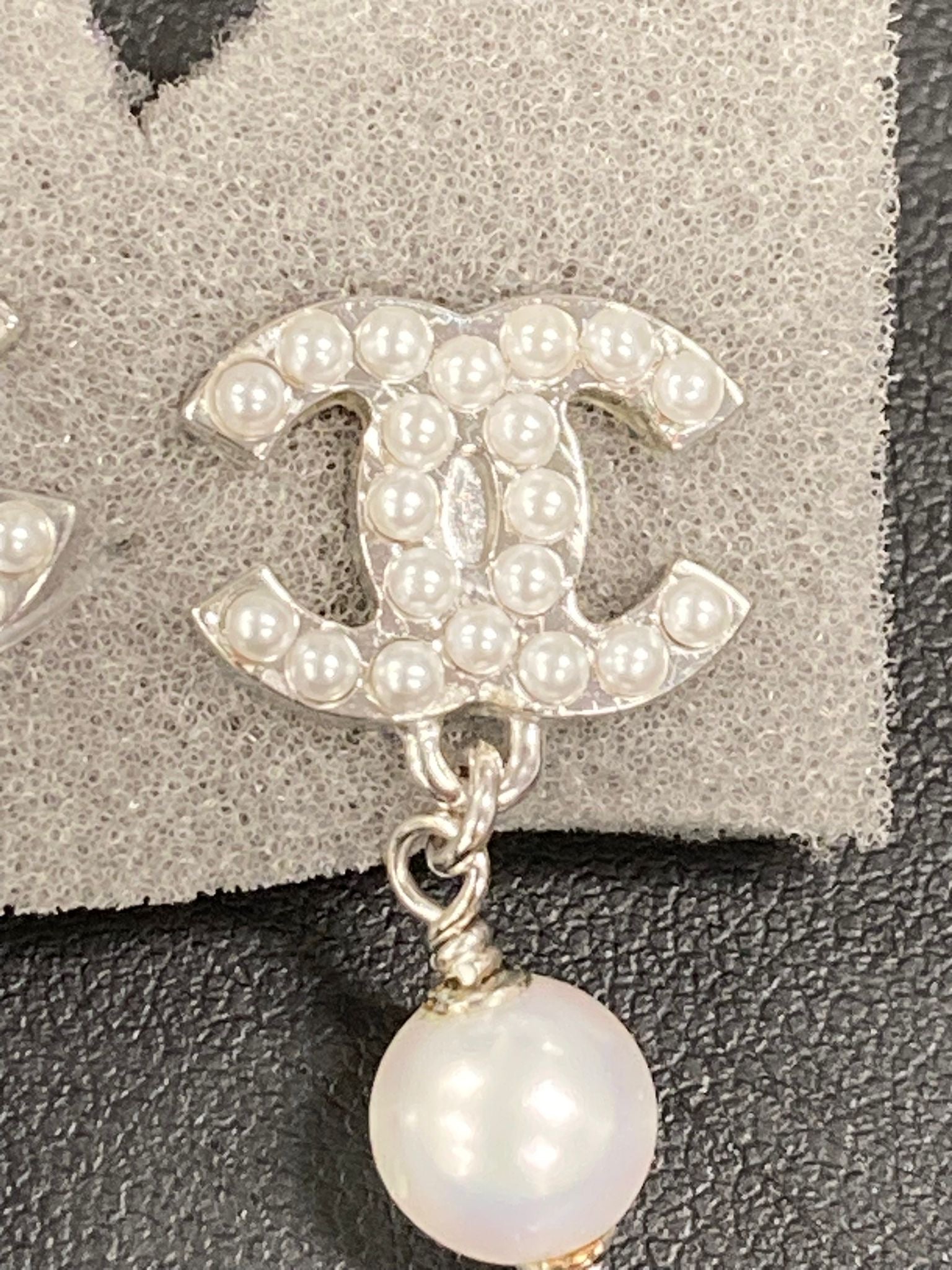 Chanel pendientes perlas