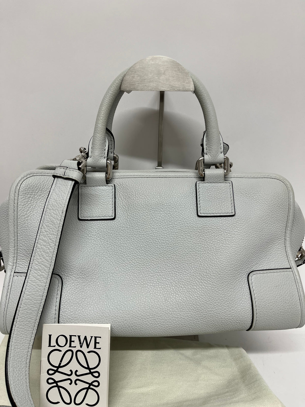 Loewe Amazona 28 Piel Blanca con Bandolera