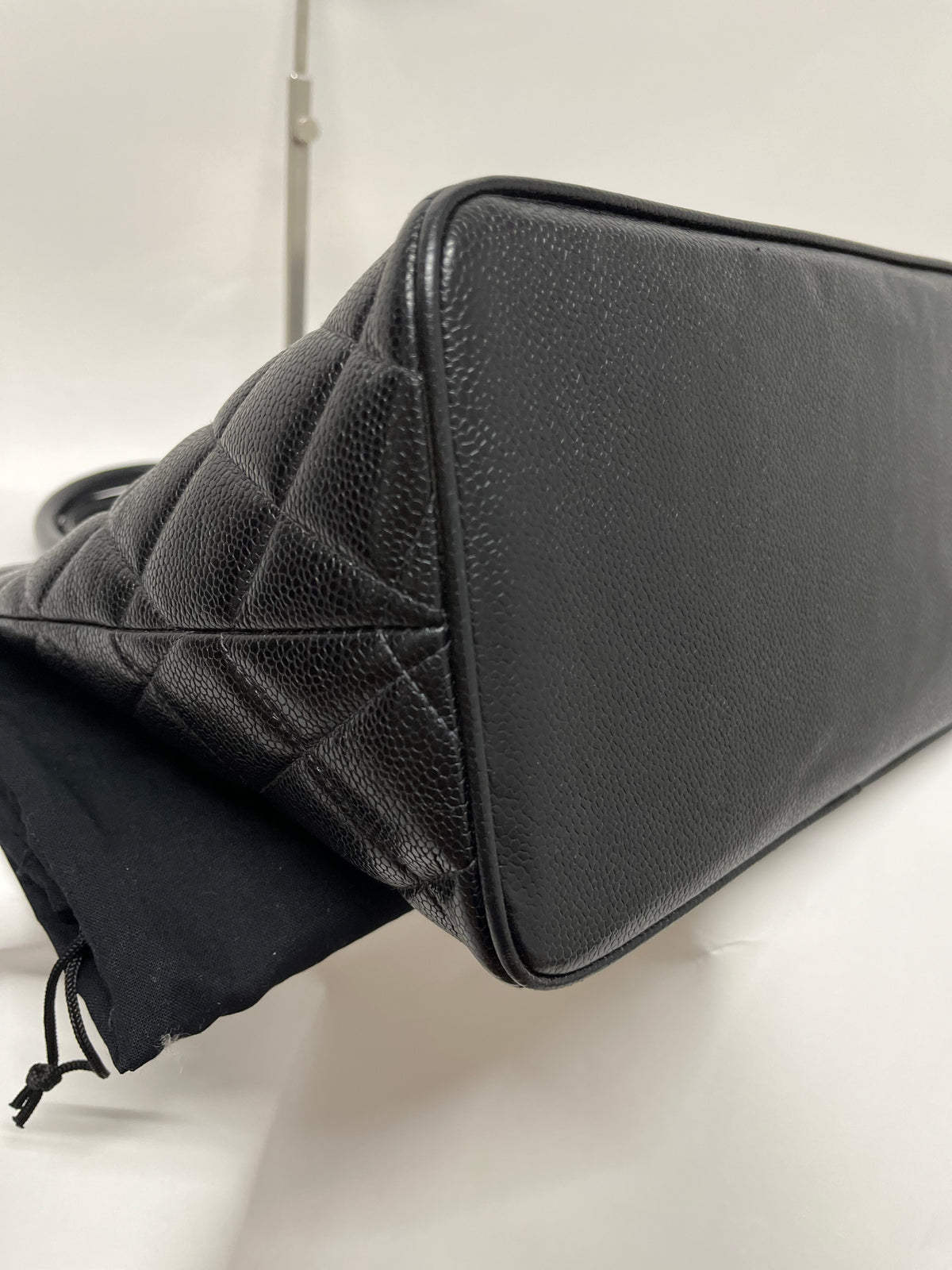 Chanel Medallion Tote Piel Caviar Negra · Serie 5