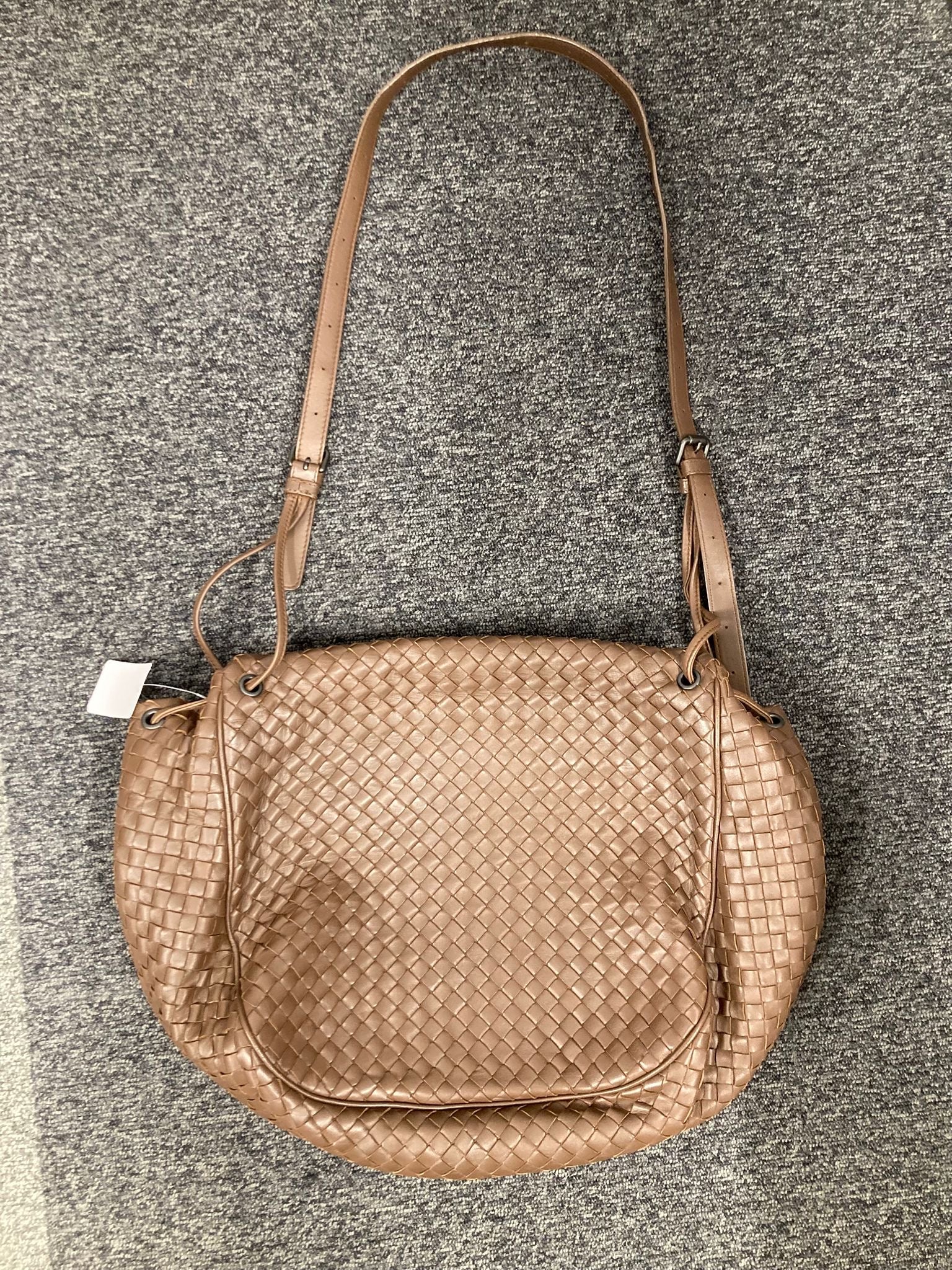 Bottega Veneta Intrecciato Shoulder Bag en piel marrón
