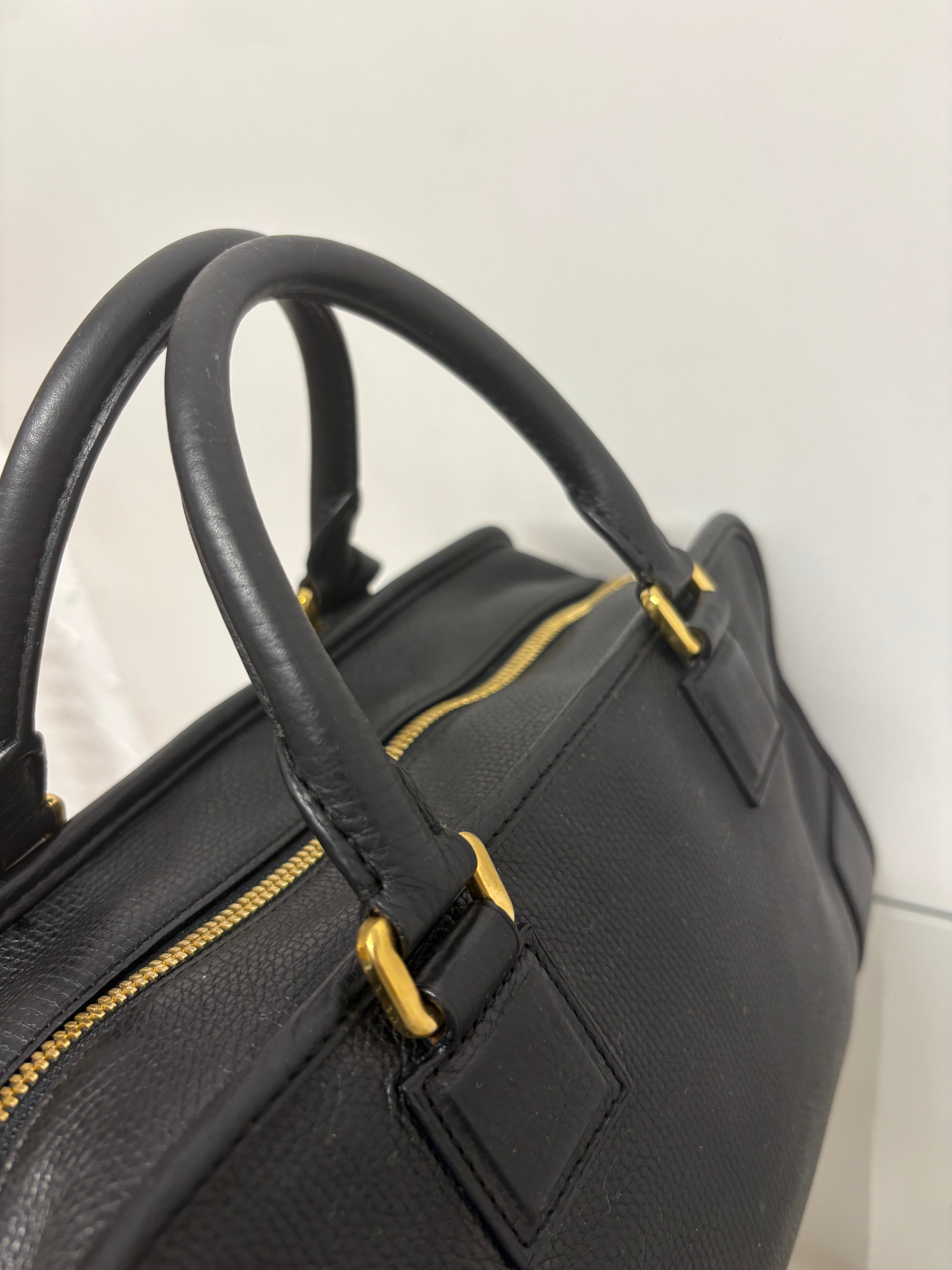 Loewe amazona 30 piel granulada negra