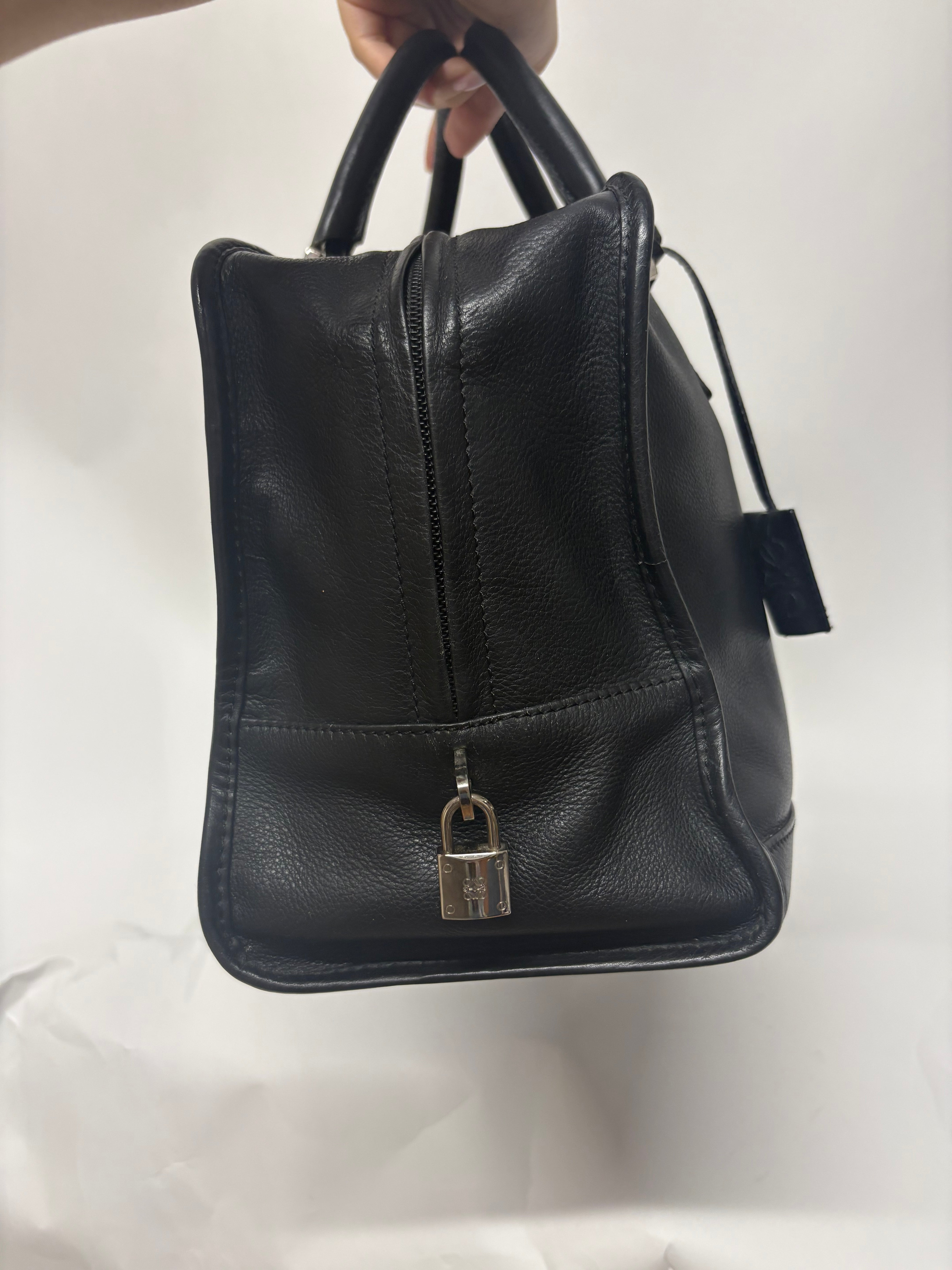 Loewe Amazona 36 Piel Negra Herrajes Plata
