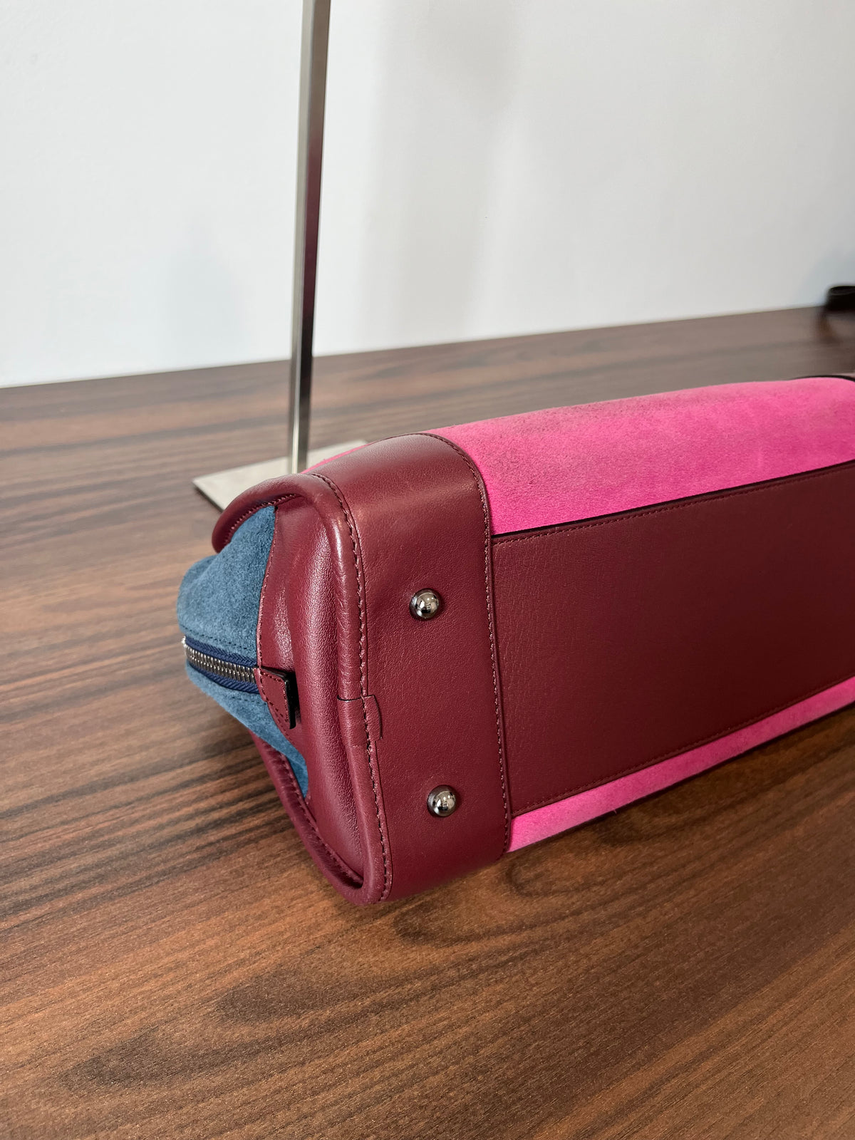 Loewe Amazona 28 Tricolor Ante Fucsia, Azul y Piel Burdeos