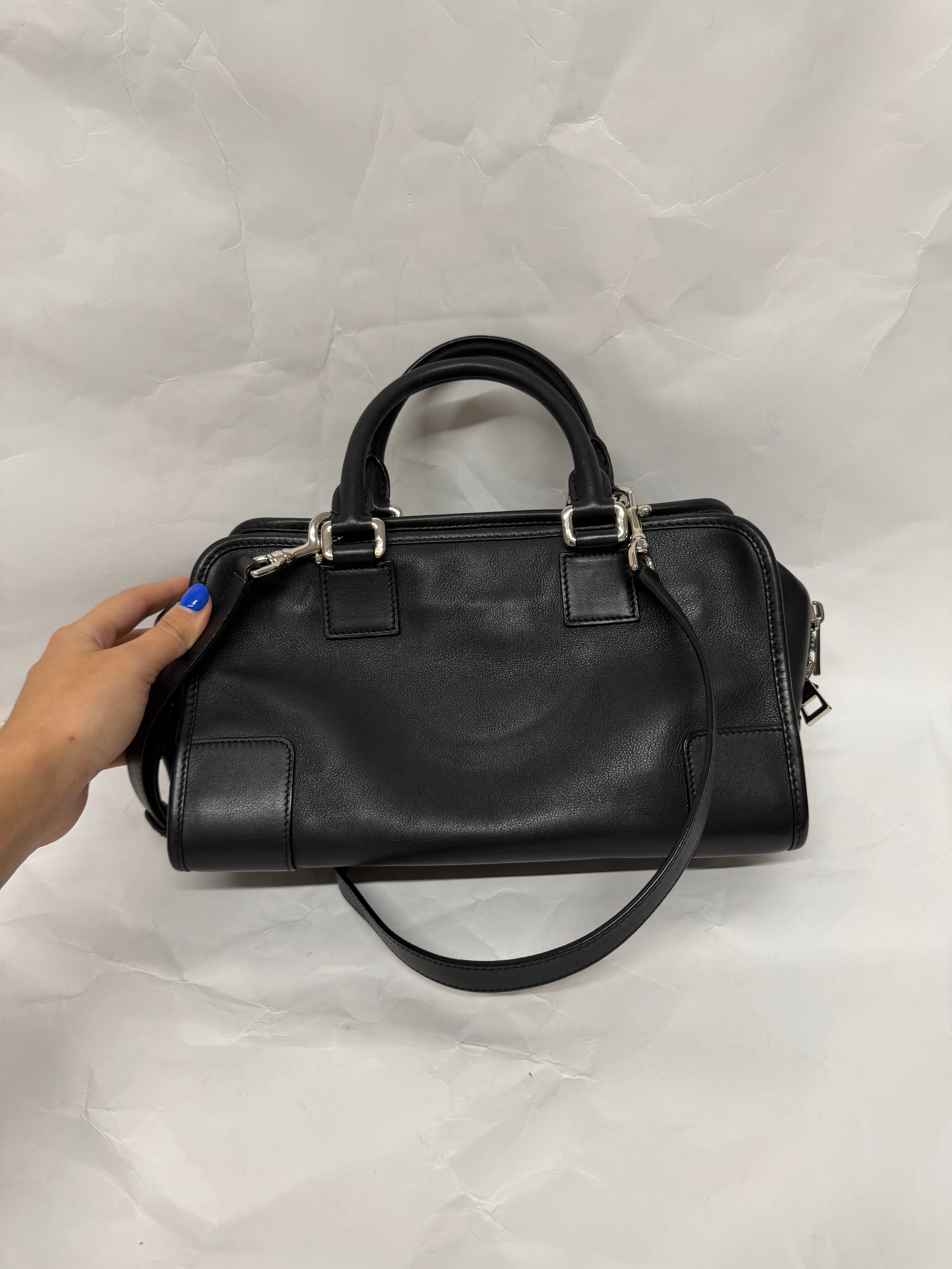 Loewe Amazona 28 | Piel Vacuno Negra Herrajes Paladio