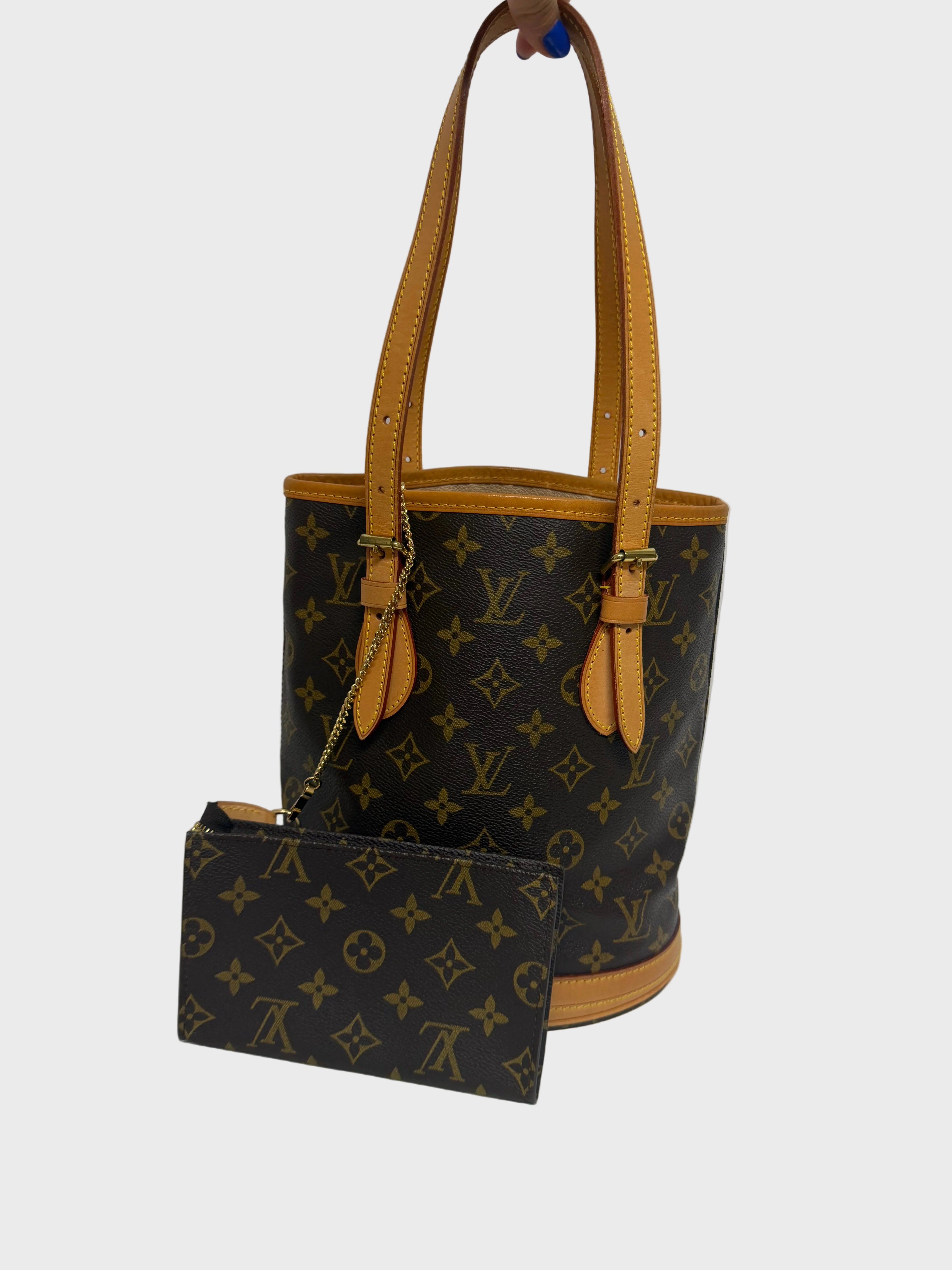 Louis Vuitton Bucket PM Monogram Canvas con pochette
