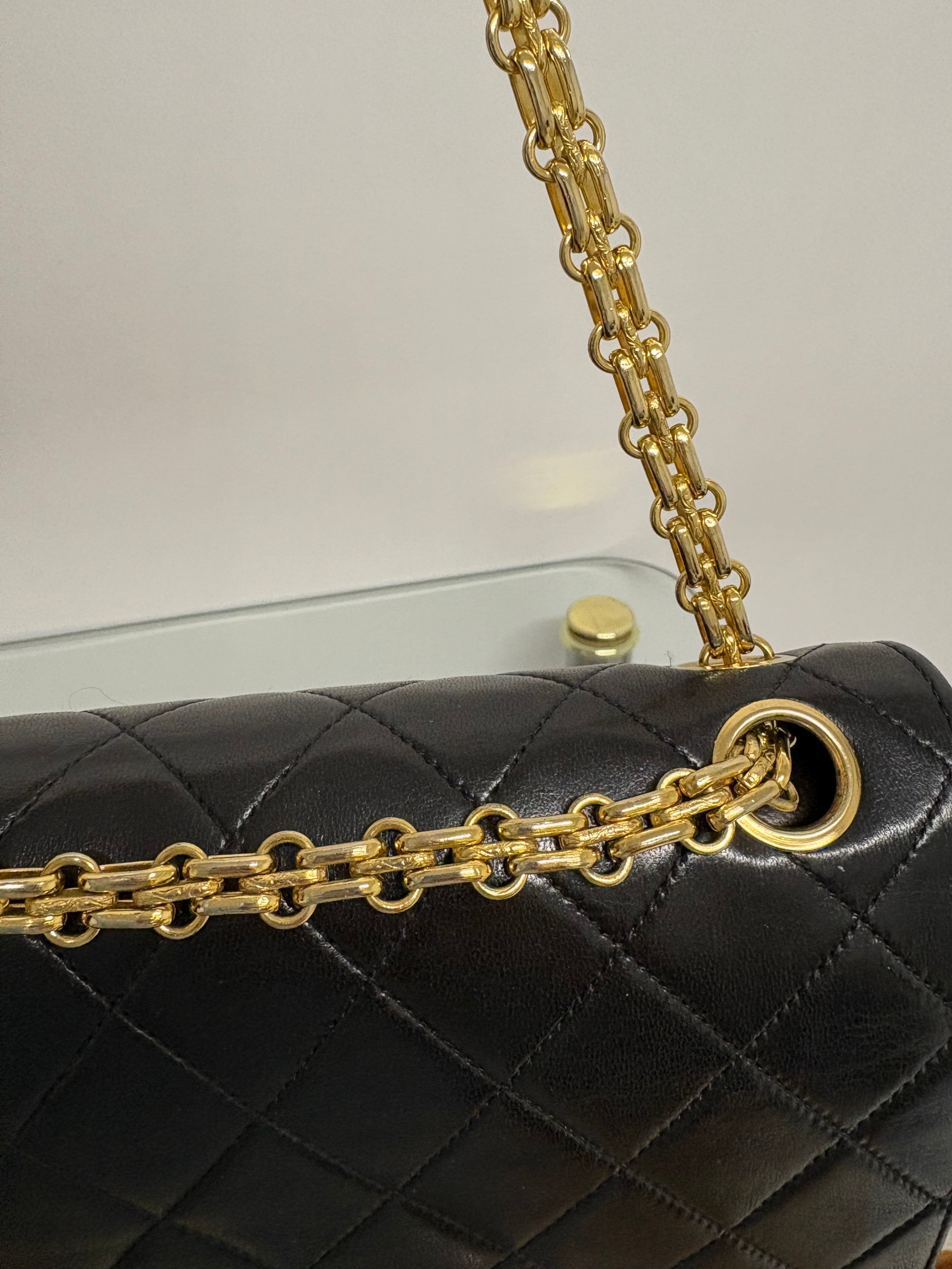 Chanel Timeless Double Flap piel de cordero negra – cadena dorada 2.55 - 24k