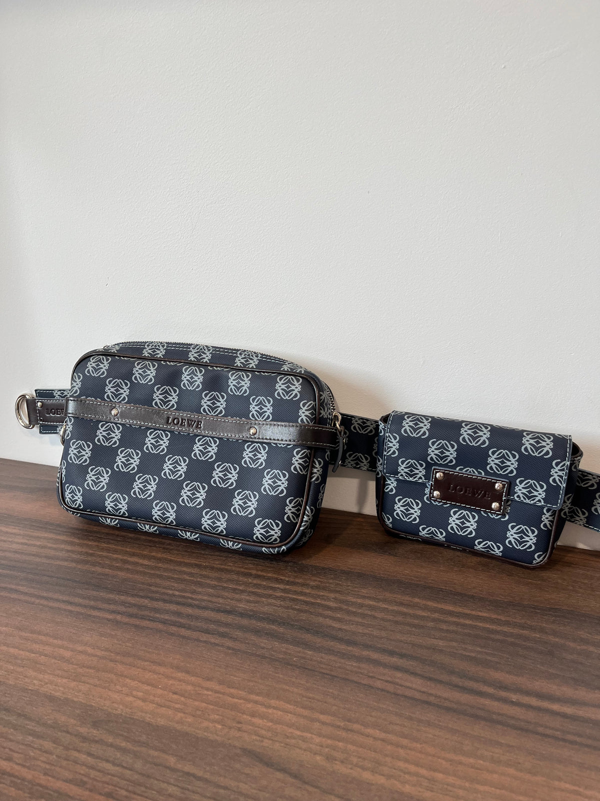 Loewe Belt Bag Jacquard Anagrama Azul Marino · tres en Uno