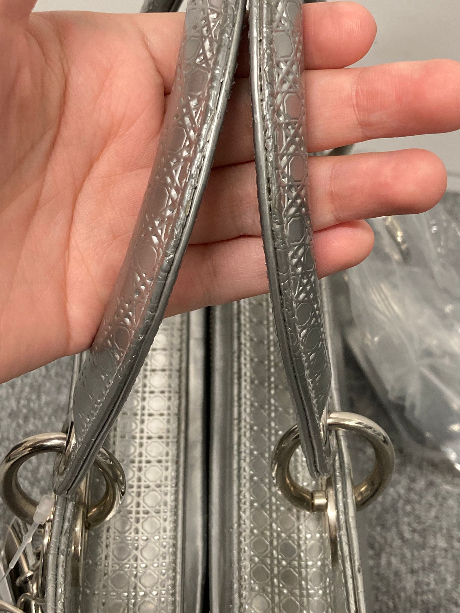 Christian Dior Lady Dior Cannage – Piel plateada