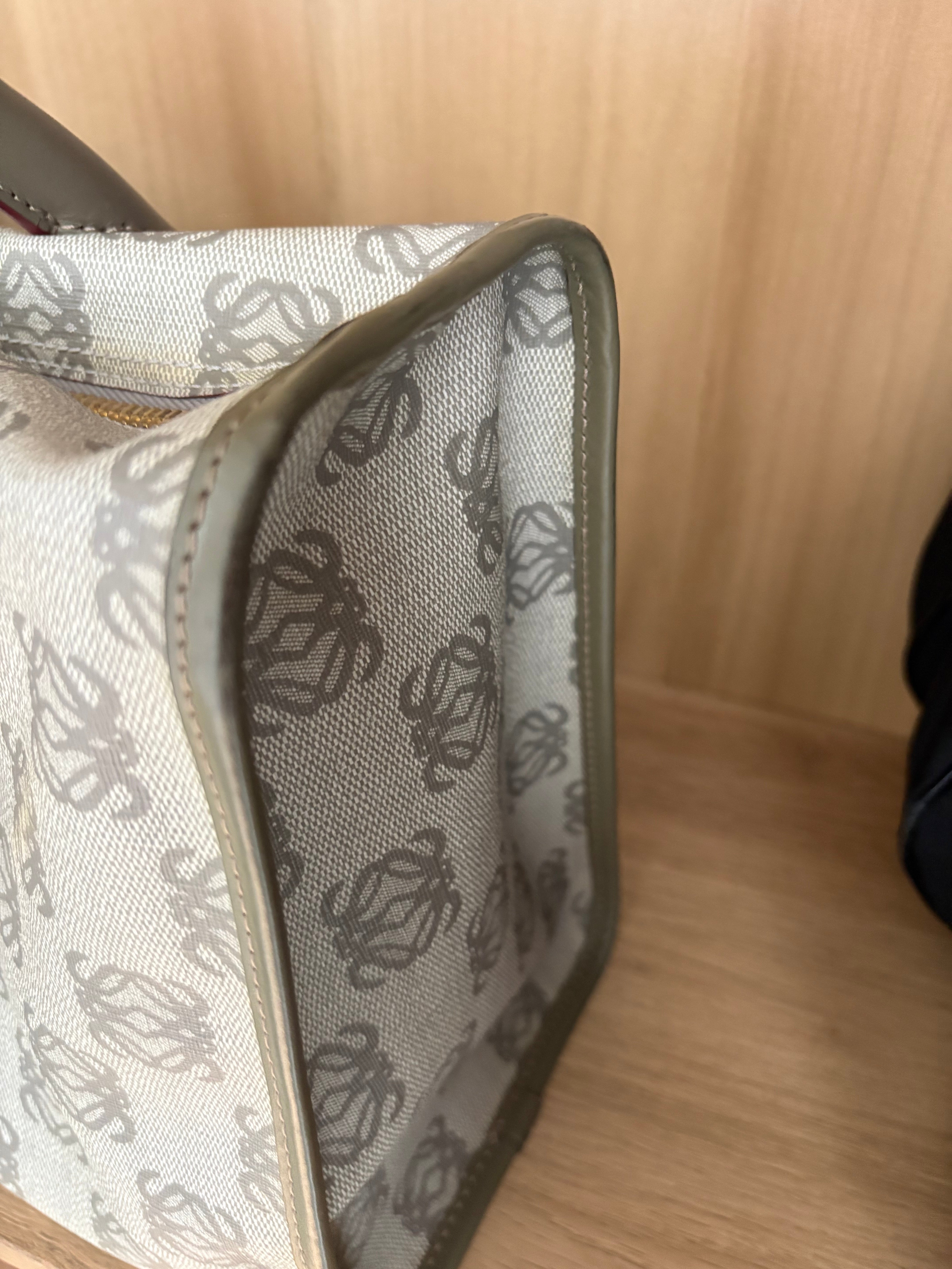 Loewe Amazona 35 en Verde Caqui – Vintage