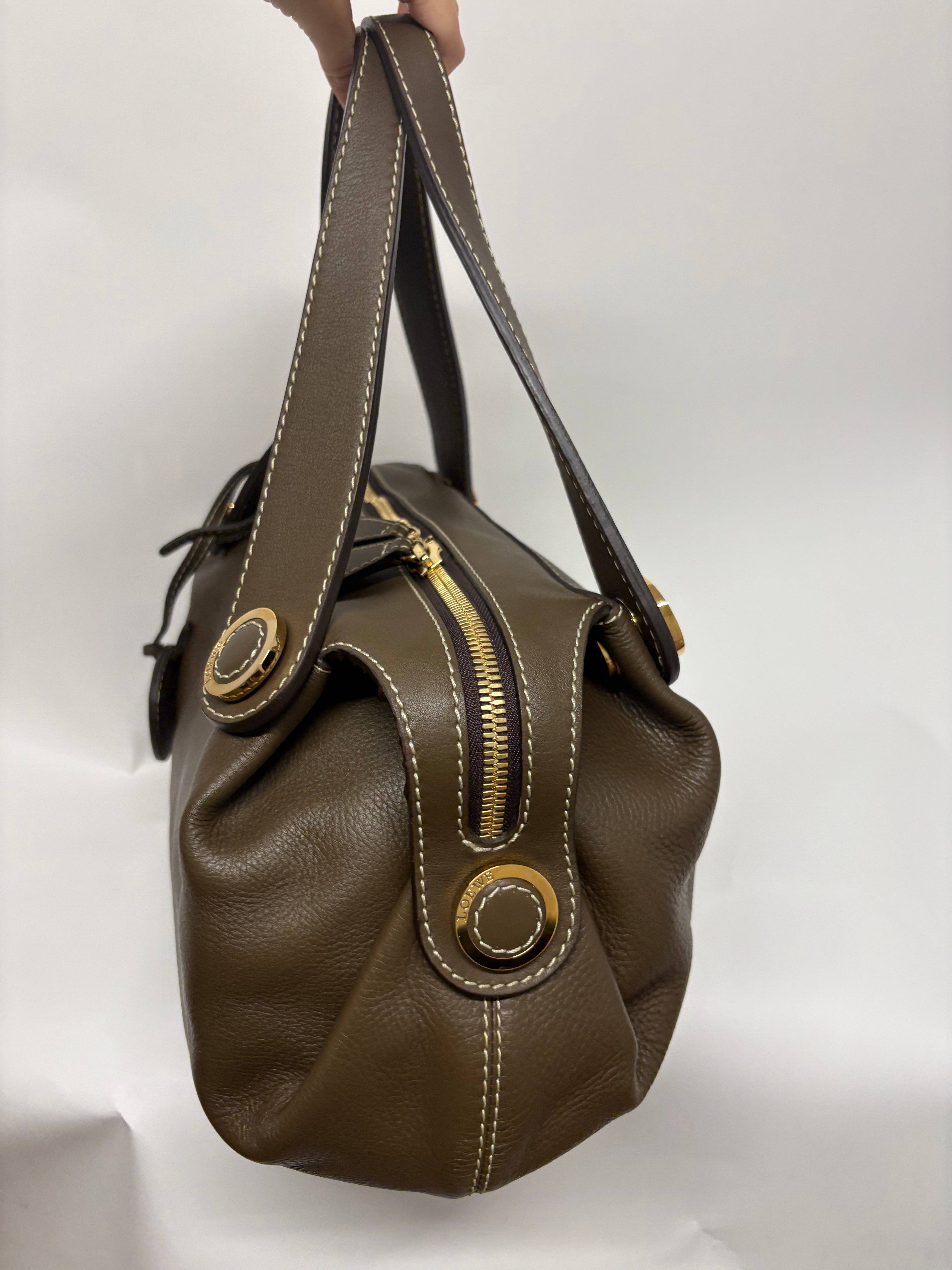 Loewe bowling en piel taupe oscuro