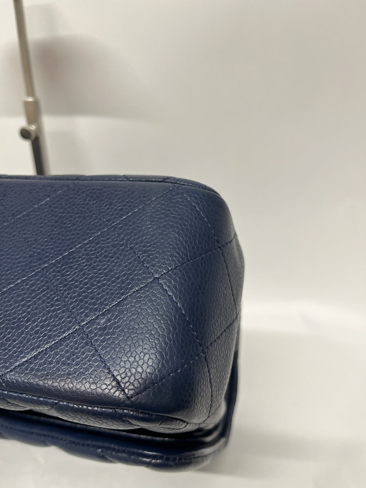 Chanel Classic Double Flap Jumbo Caviar Azul - serie 15