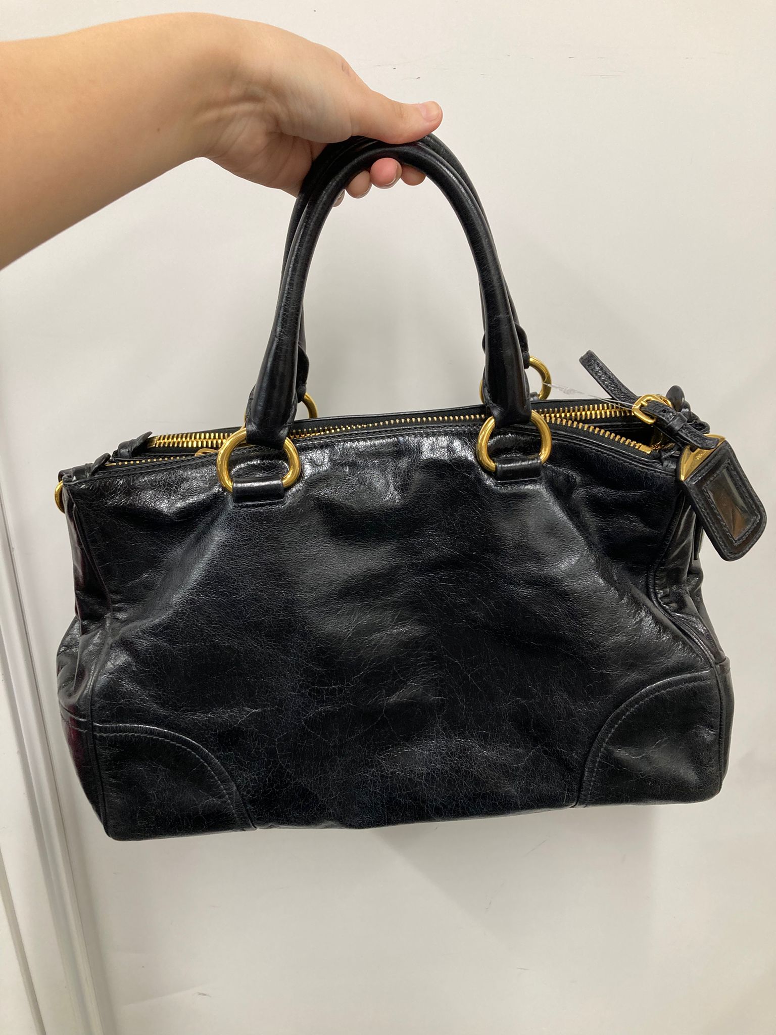 Prada vitello bandolera negra