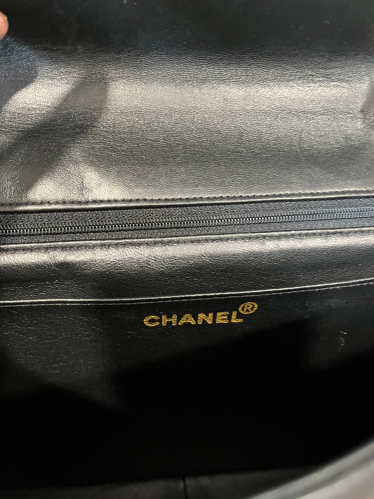 Chanel Classic Single Flap Maxi XL Piel de Cordero Negra · Serie 4