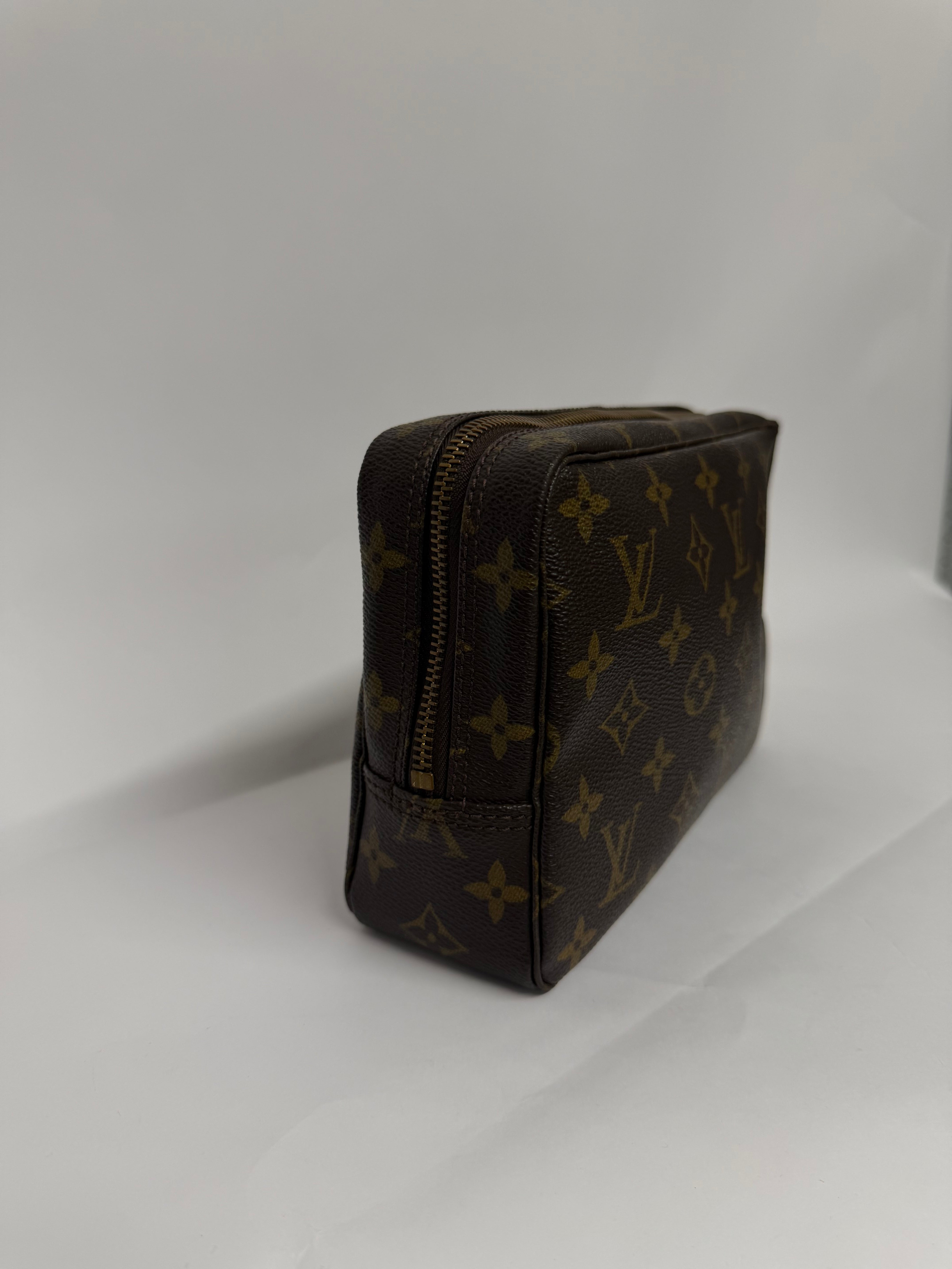 Louis Vuitton Trousse Toilette 23 Monogram
