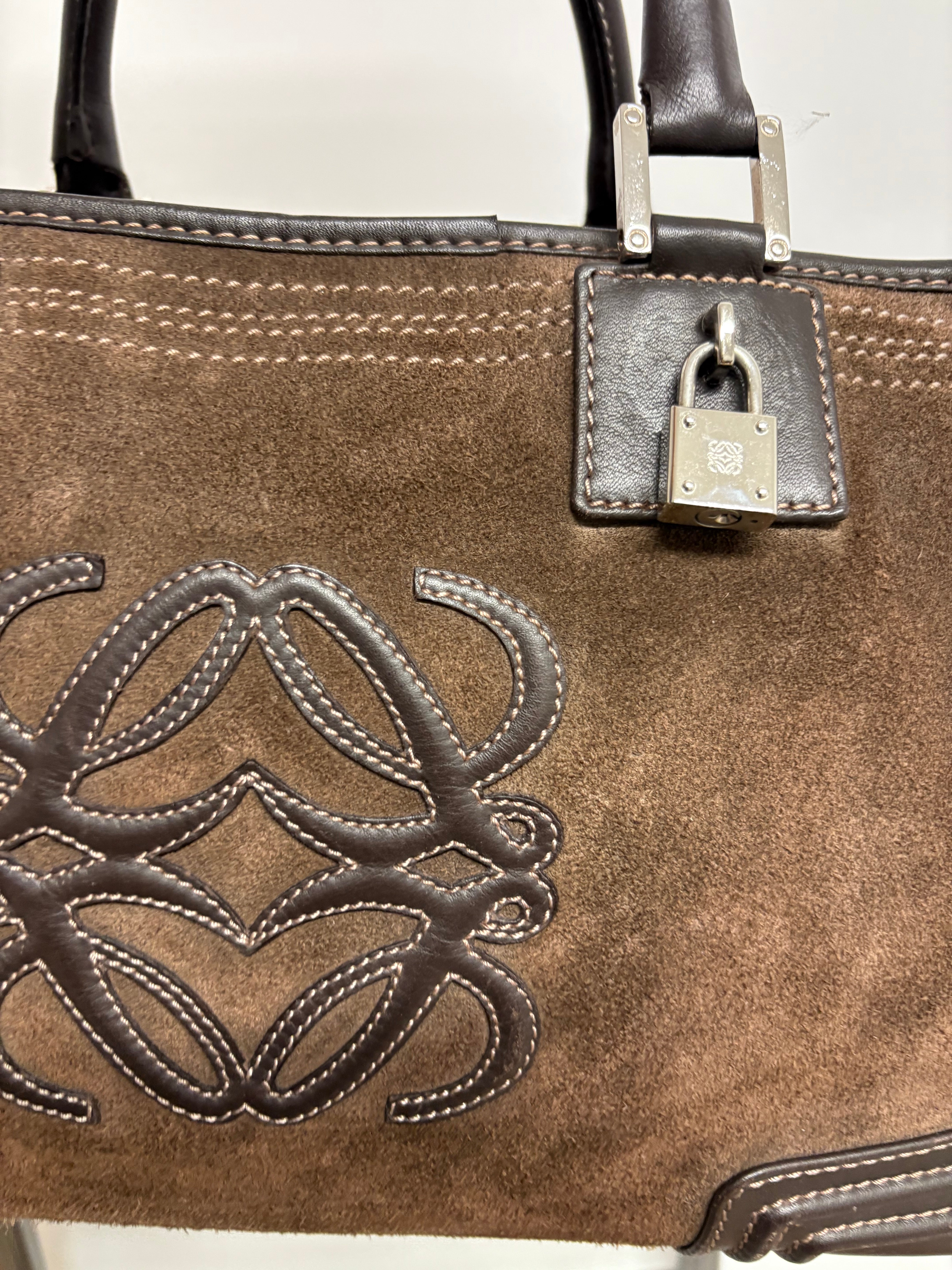 Loewe Amazona 35 marrón chocolate ante y piel