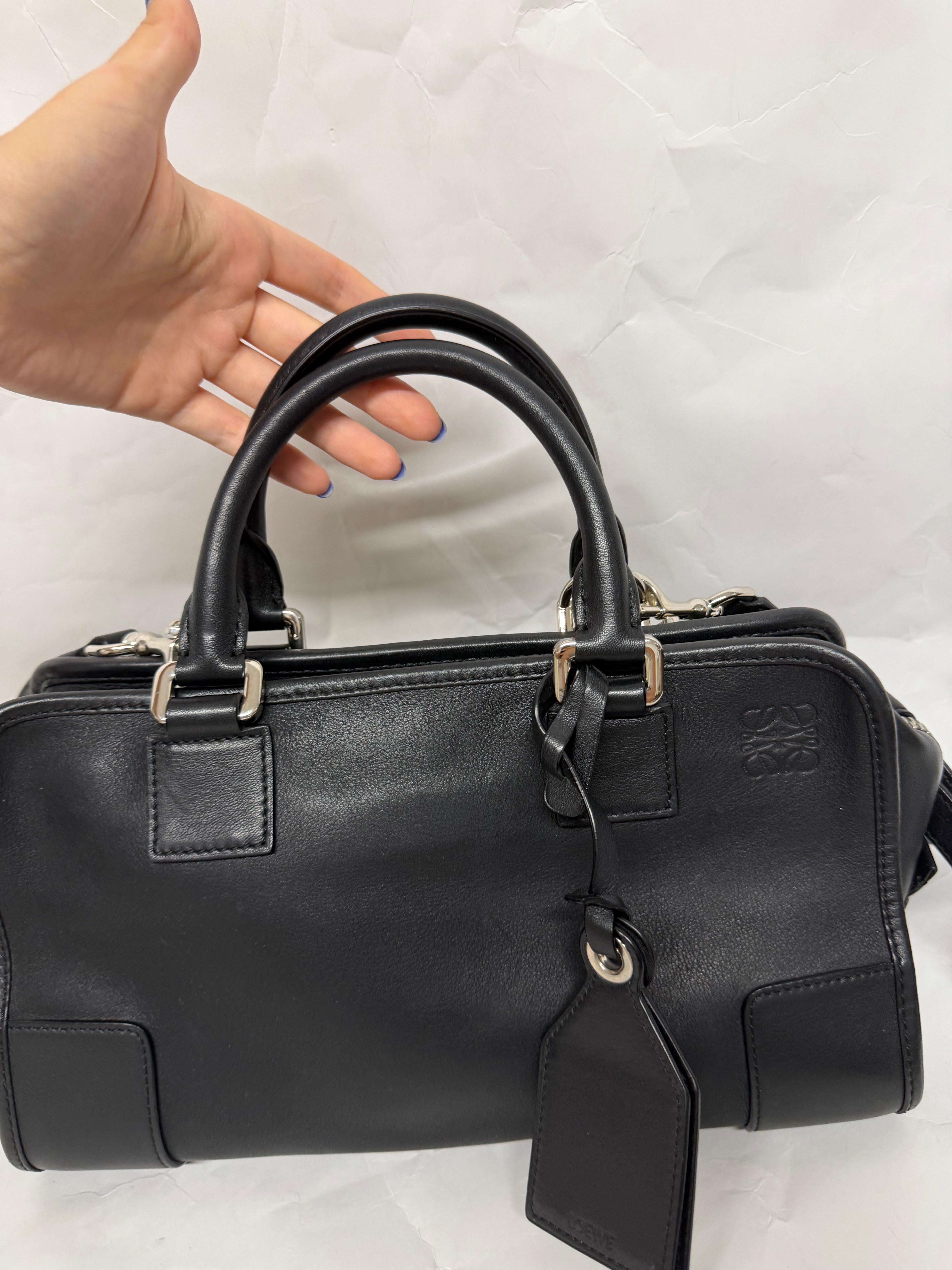 Loewe Amazona 28 | Piel Vacuno Negra Herrajes Paladio
