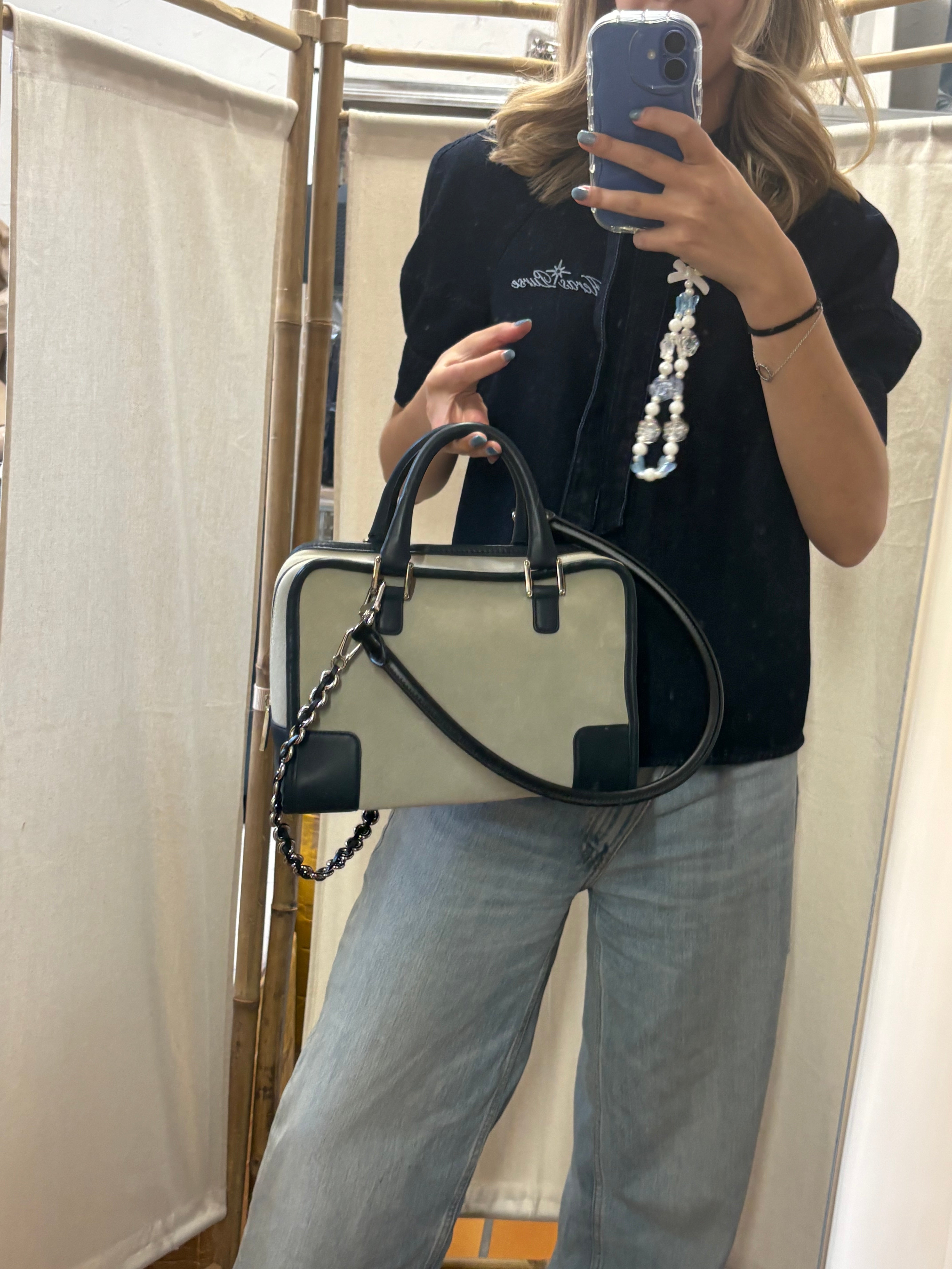 Loewe Amazona 27 Ante y Piel Verde Claro 2 bandoleras