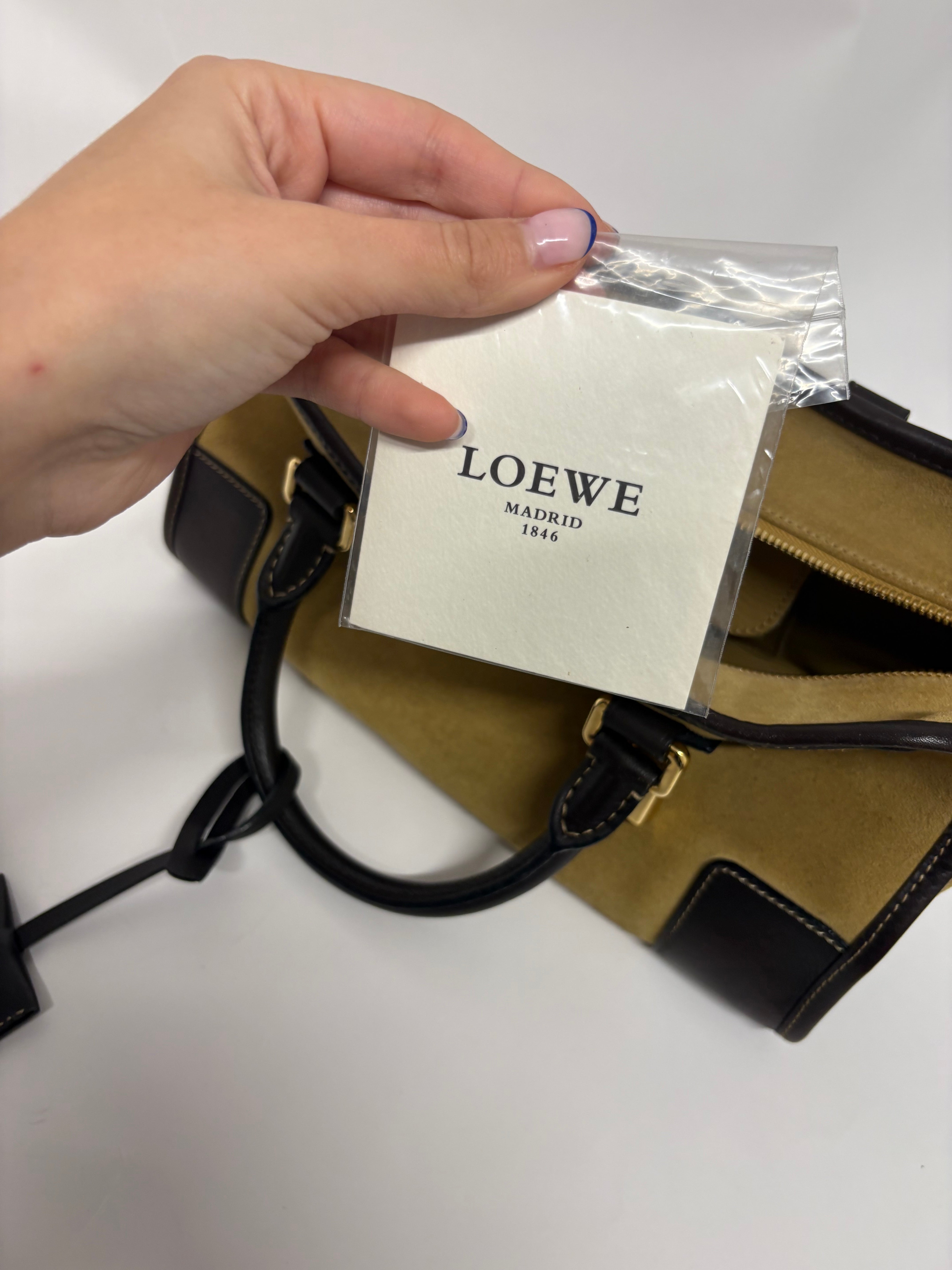 Loewe Amazona 30 ante oro marrón