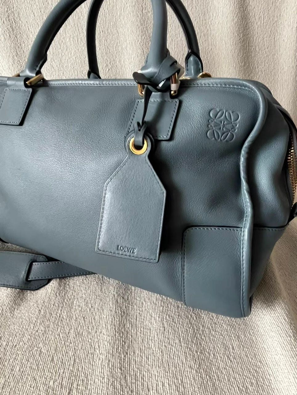 Loewe amazona 28 azul con bandolera