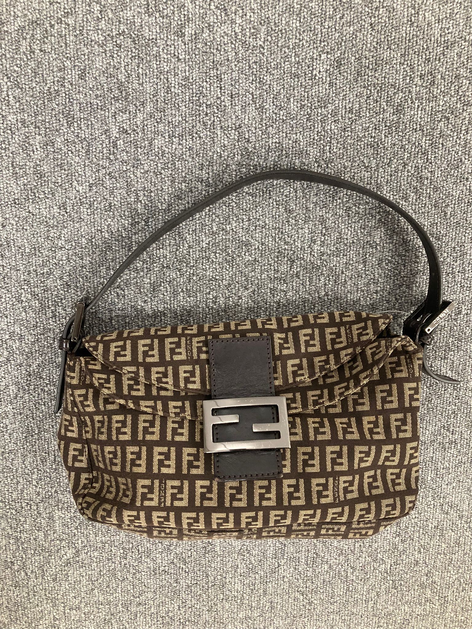 Fendi baguette marrón