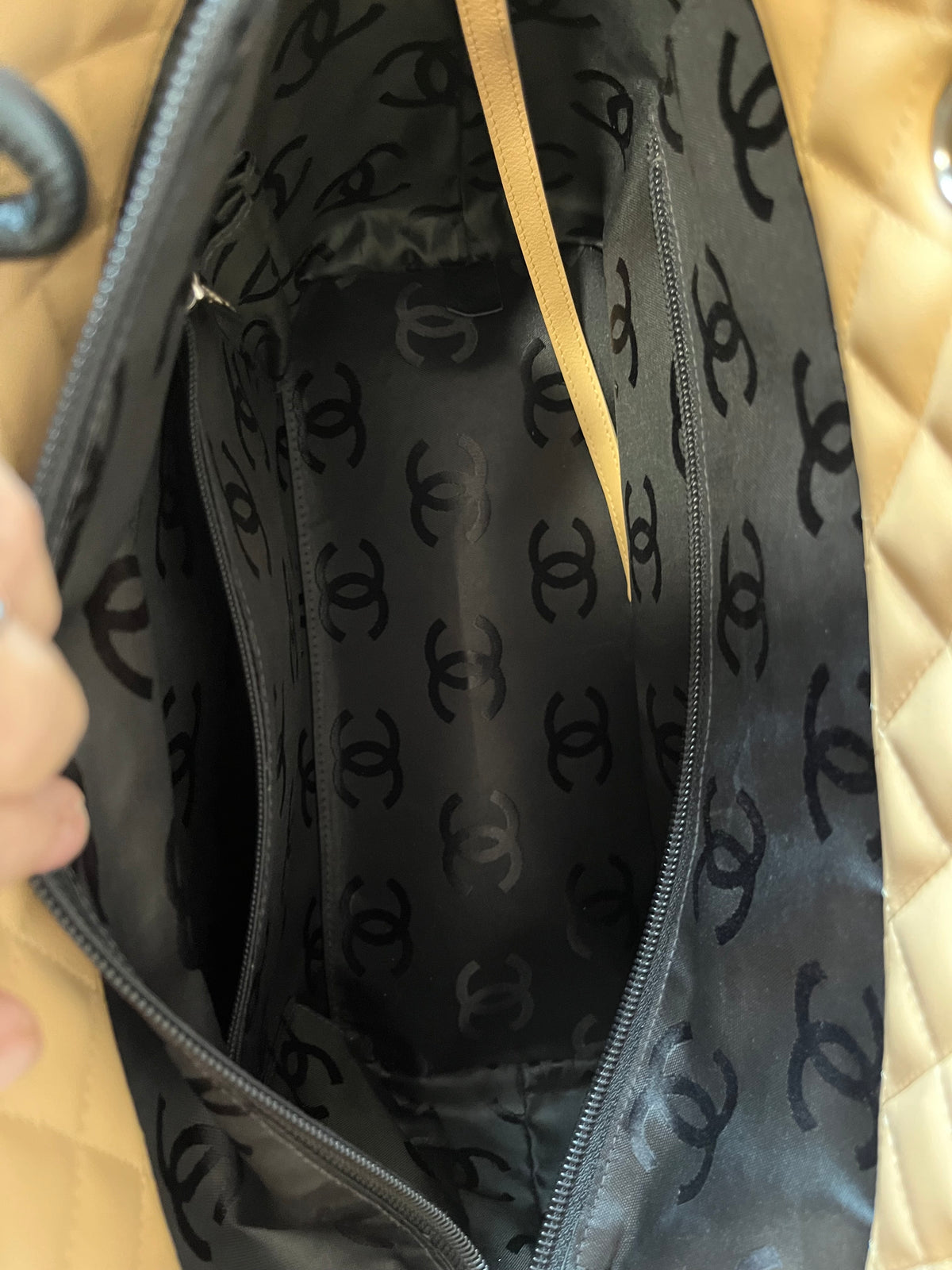 Chanel Cambon Ligne Tote Grande Piel de Cordero Beige · Serie 9