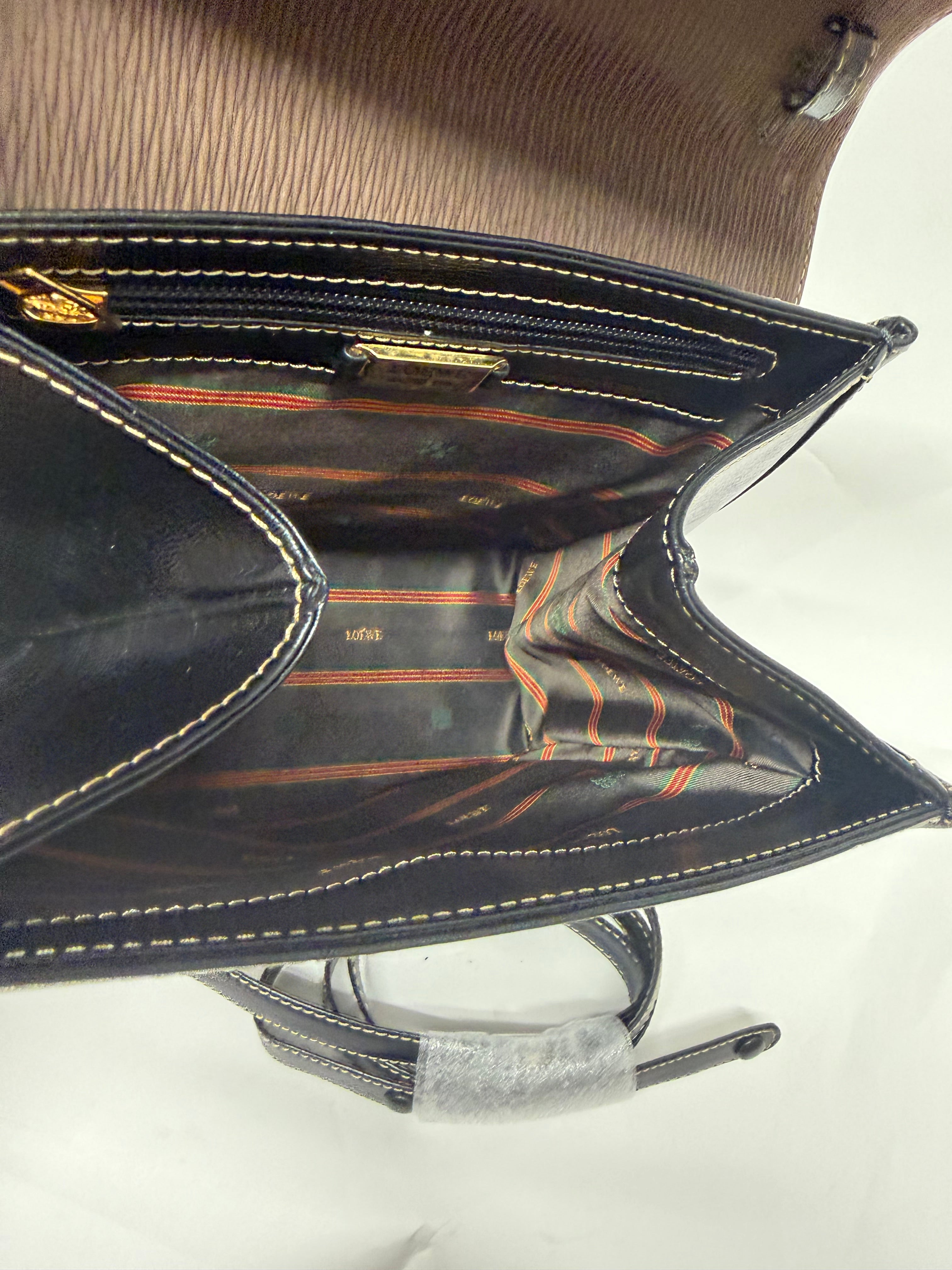 Loewe Velázquez Twist Satchel Piel Negra