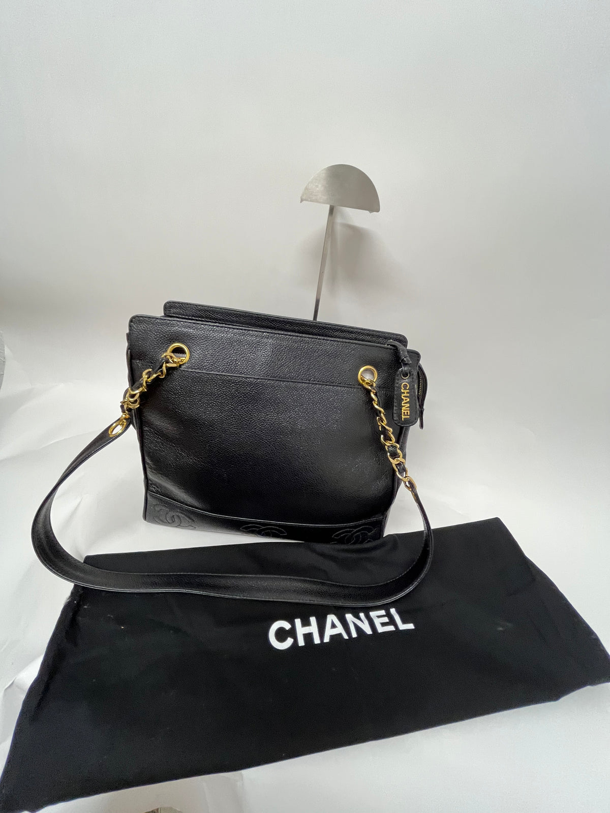 Chanel Triple CC Piel Caviar Negra · Serie 4