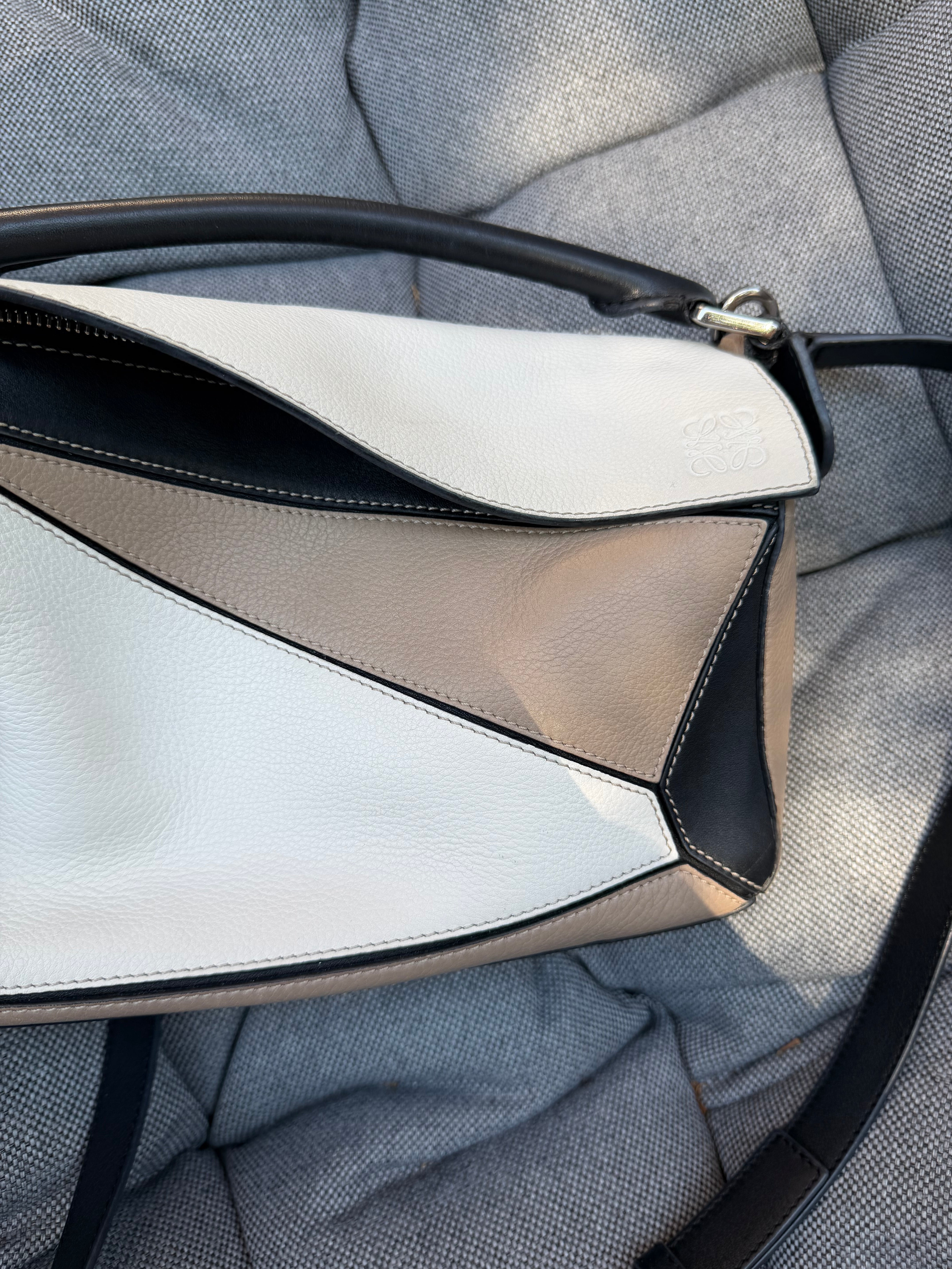 Loewe Puzzle Small Tricolor blanco topo y negro