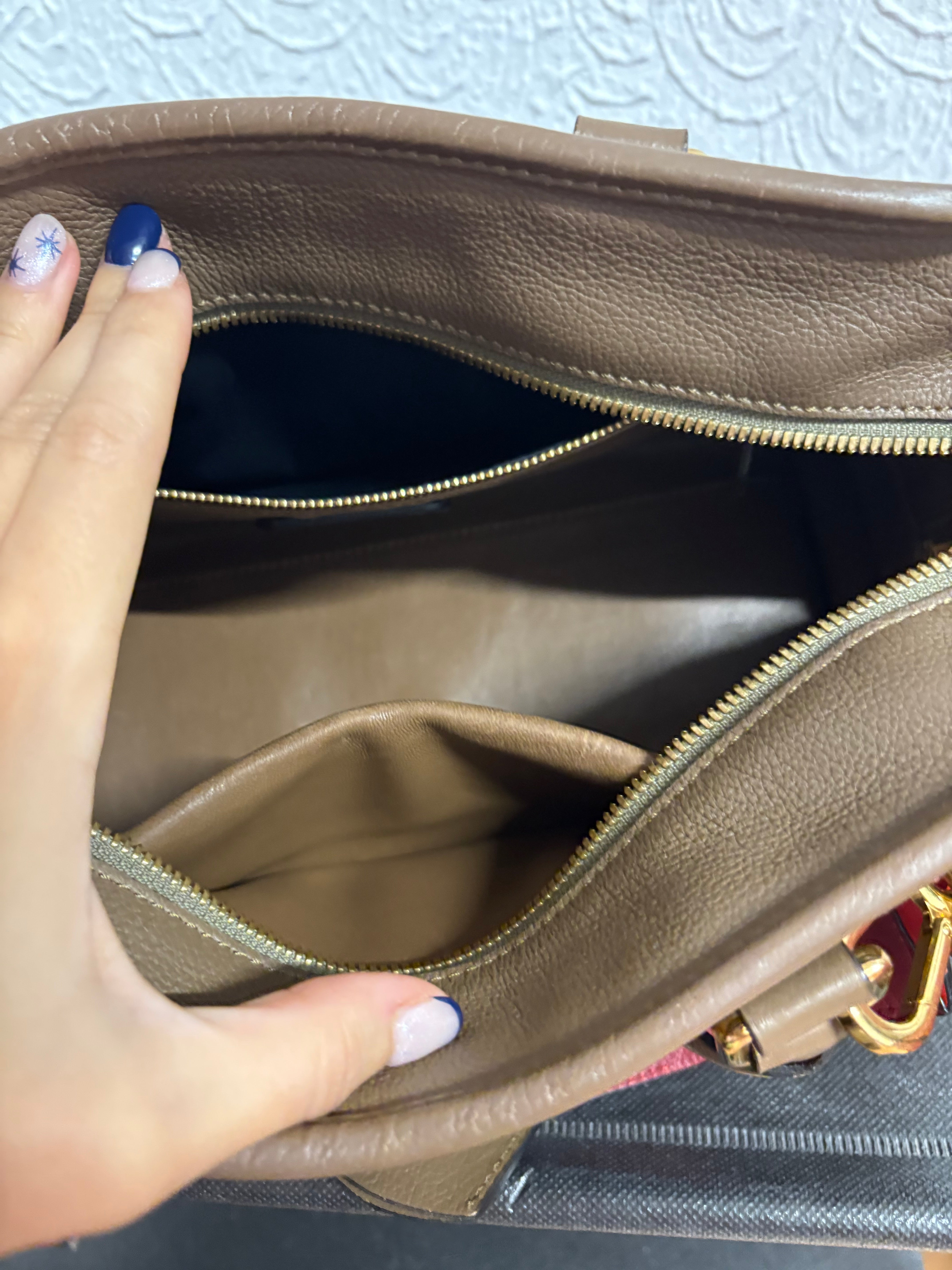 Loewe amazona 30 pequeño piel marrón topo con bandolera extra roja