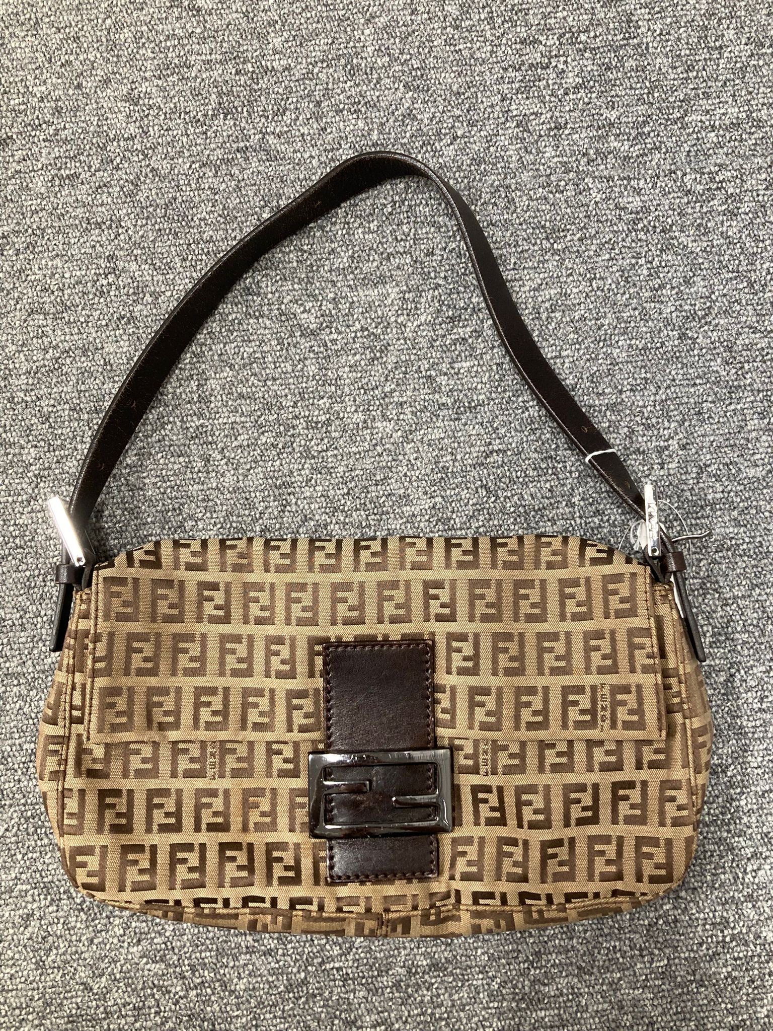 Fendi baguette marrón vintage