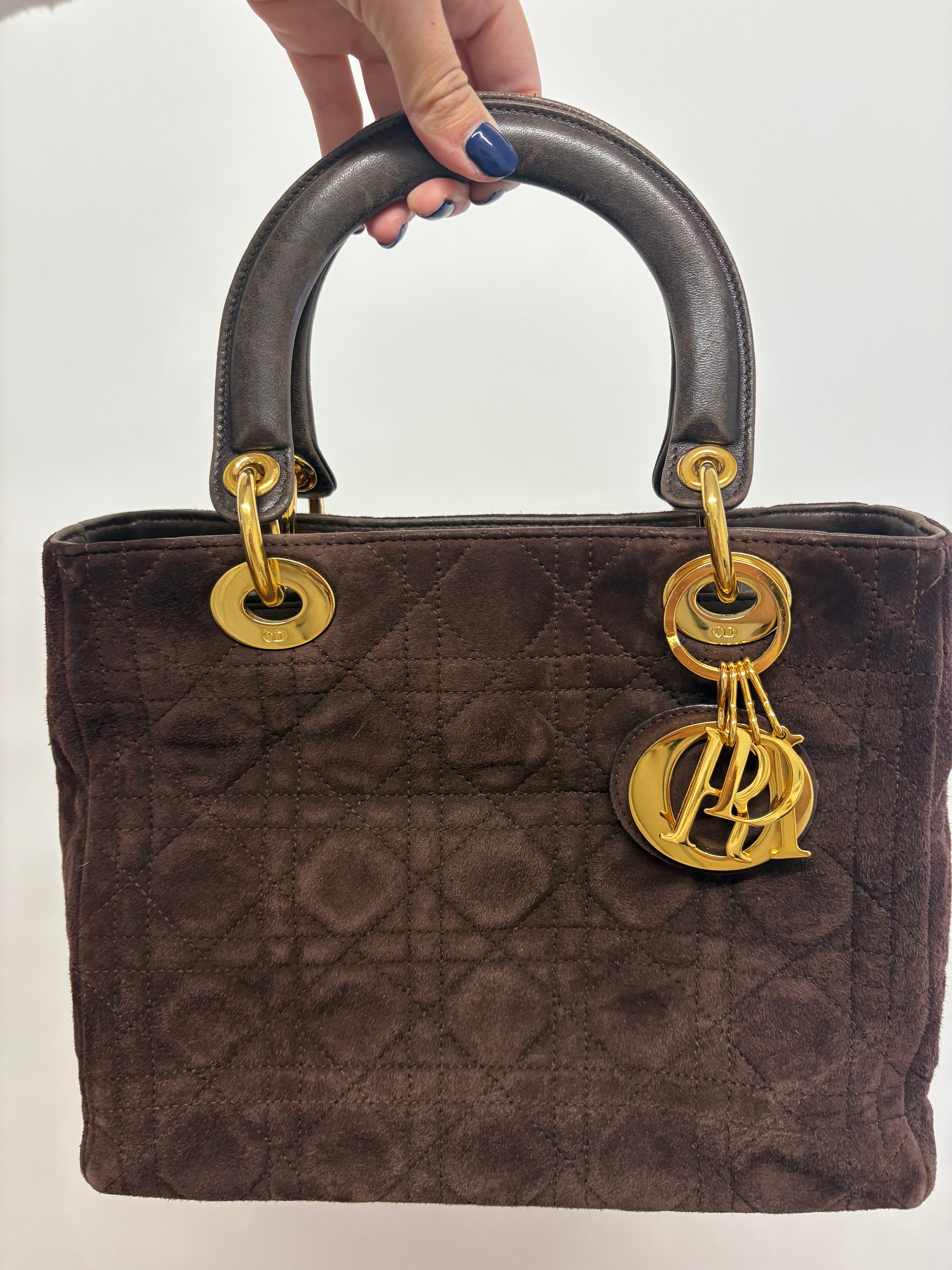 Lady Dior Mediano en Ante Marrón con Bandolera
