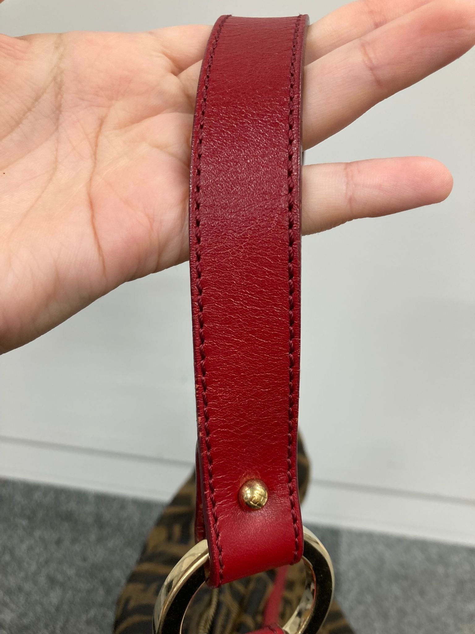 Fendi Zucchino Hobo Bag con Asa en Piel Roja
