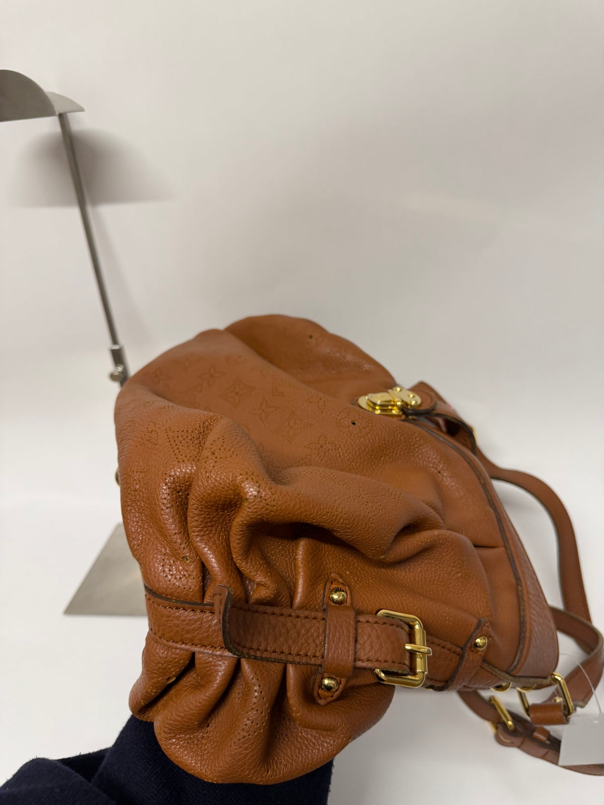 Louis Vuitton Mahina bandolera Piel Perforada Marrón Coñac