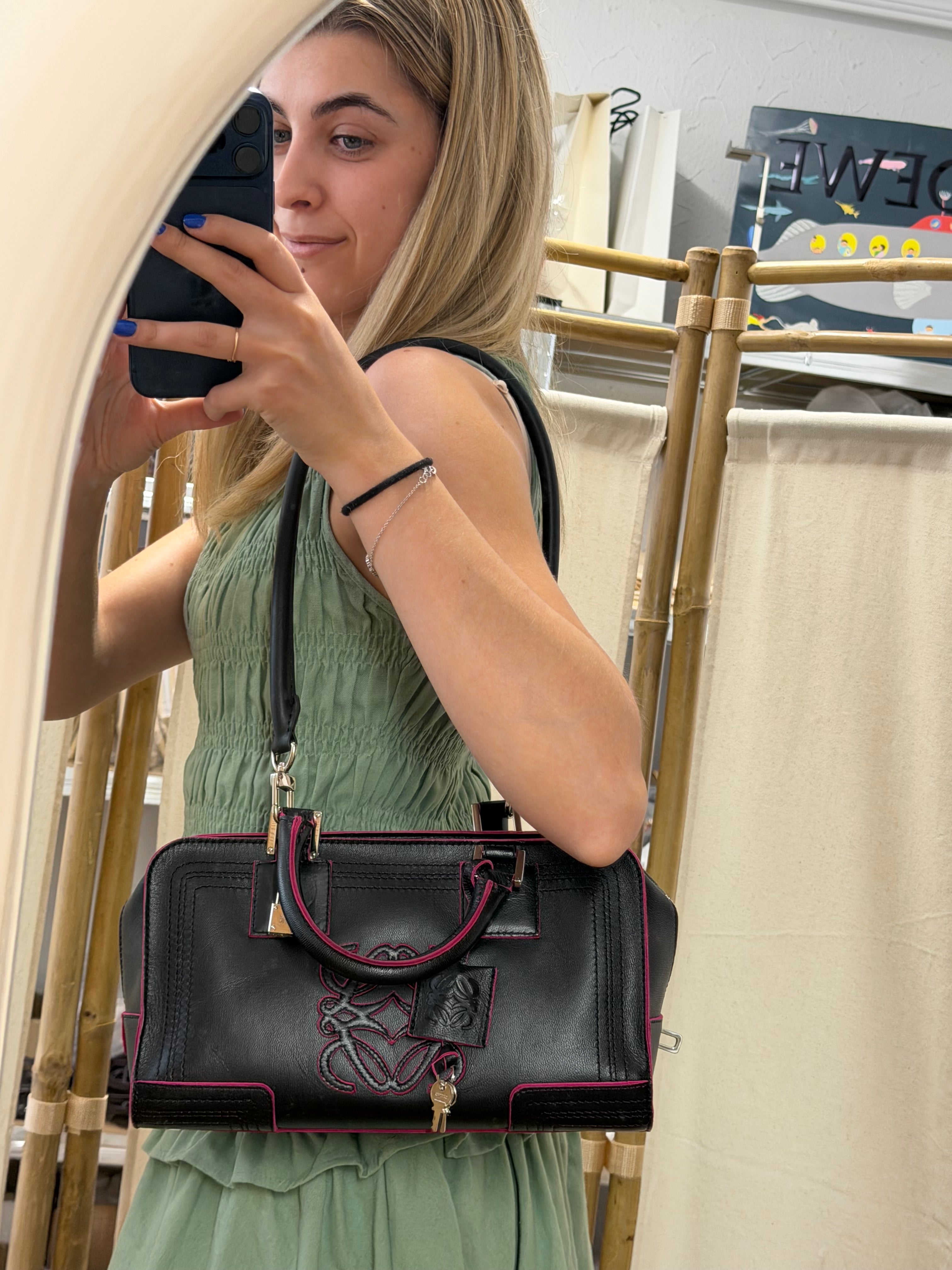 Loewe amazona negro y rosa 28 con 2 bandoleras