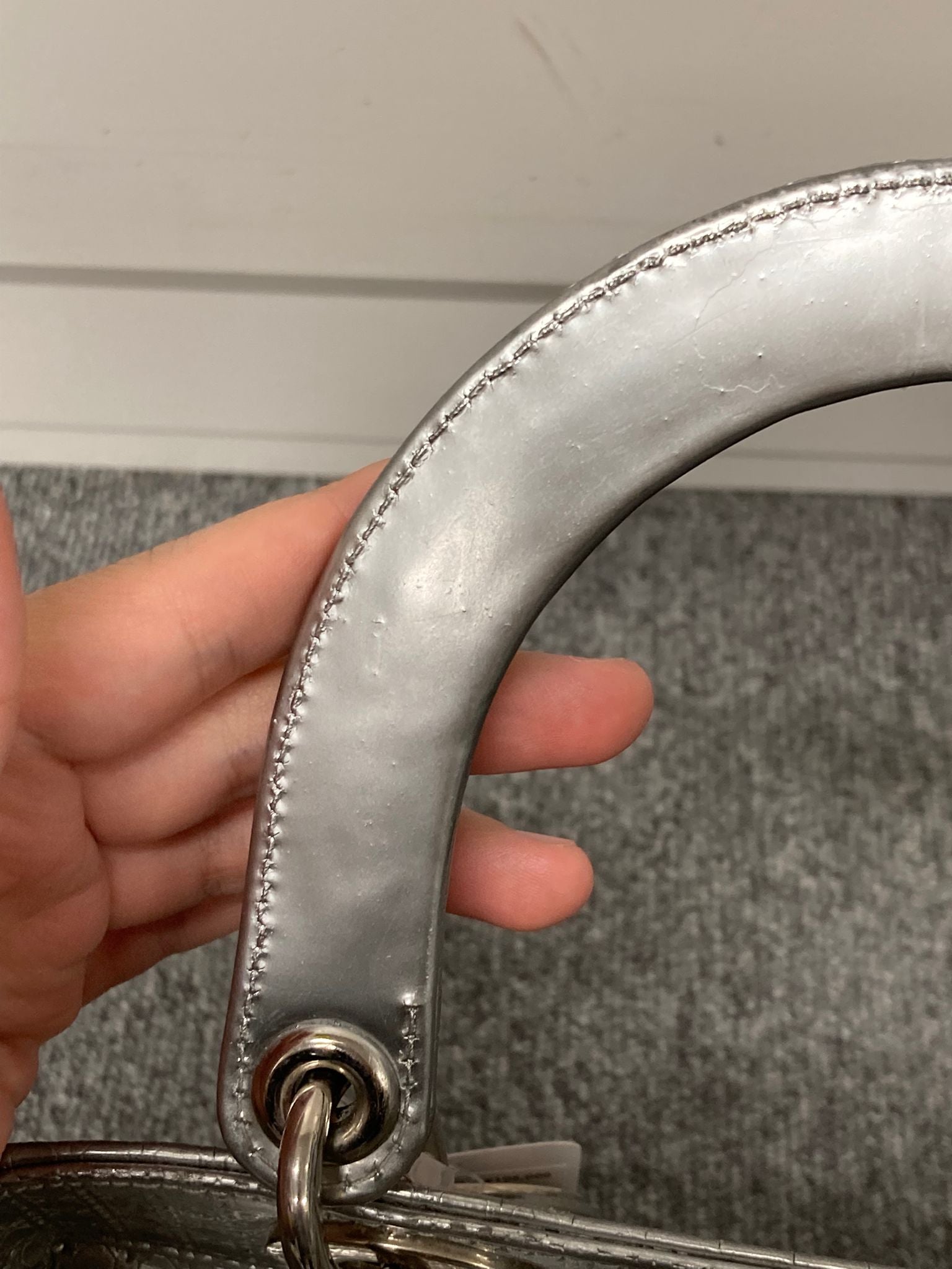 Christian Dior Lady Dior Cannage – Piel plateada