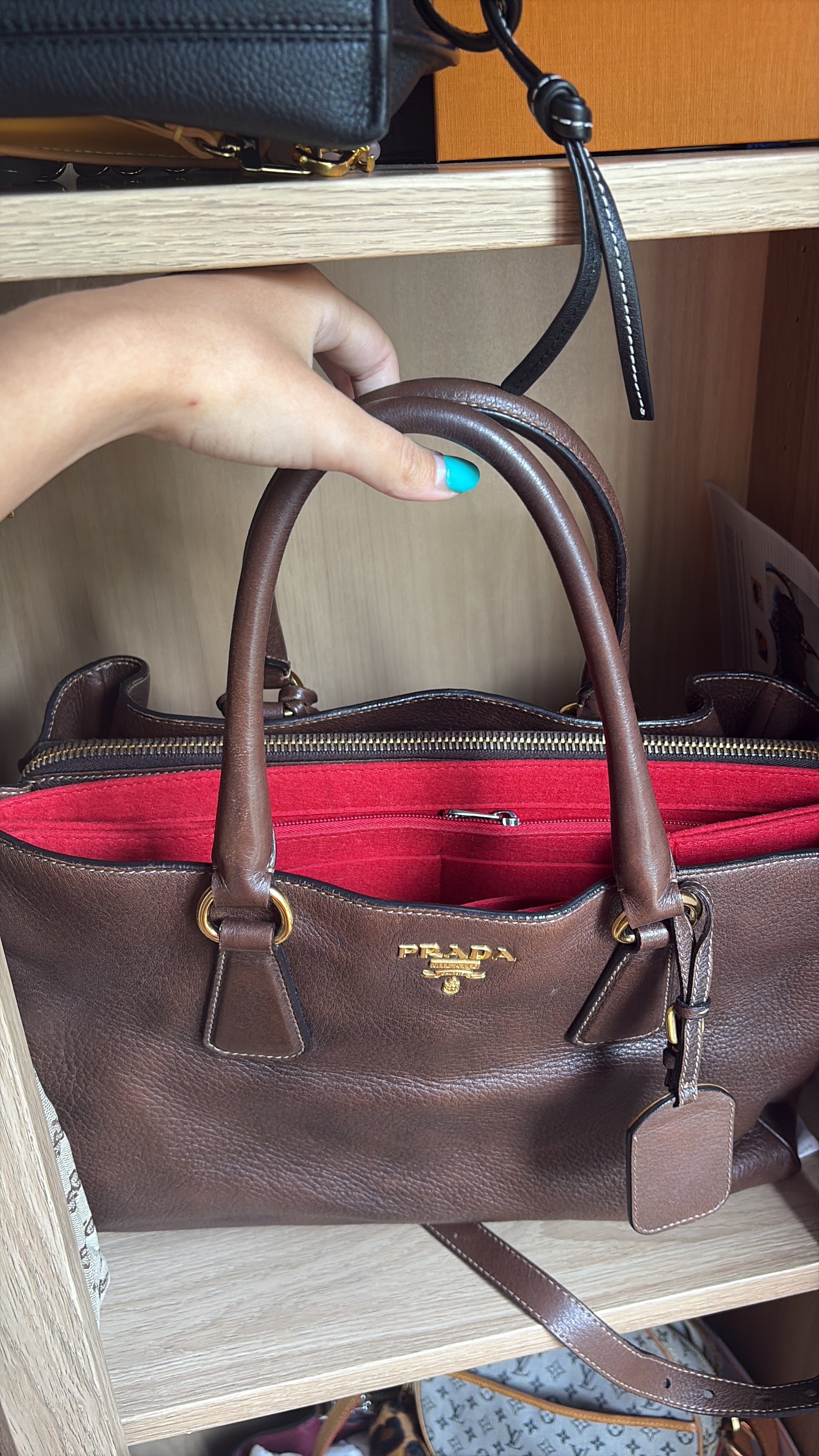 Prada Tote marrón en cuero con bandolera