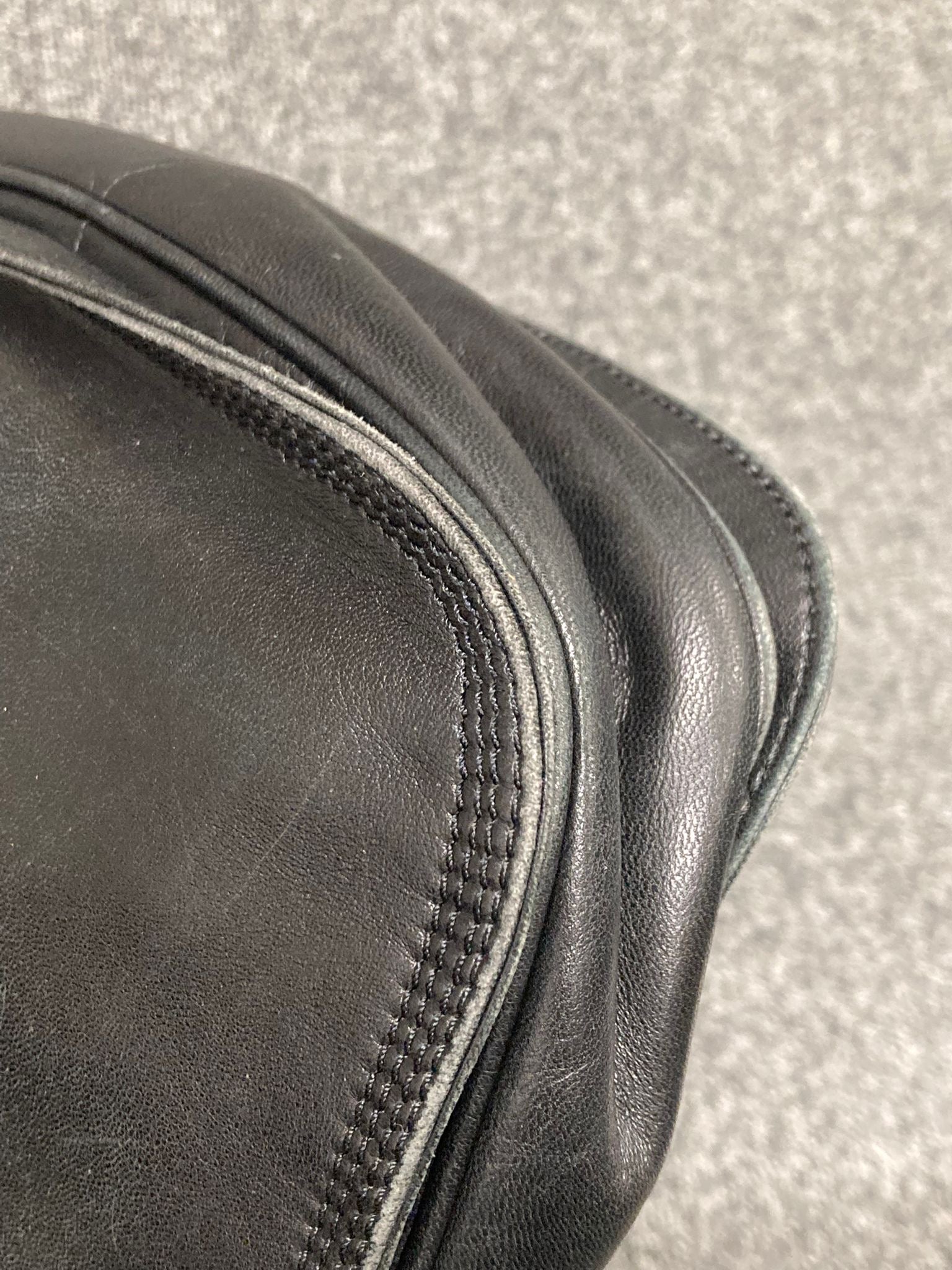 Loewe Flamenco Shoulder en piel negra pequeño