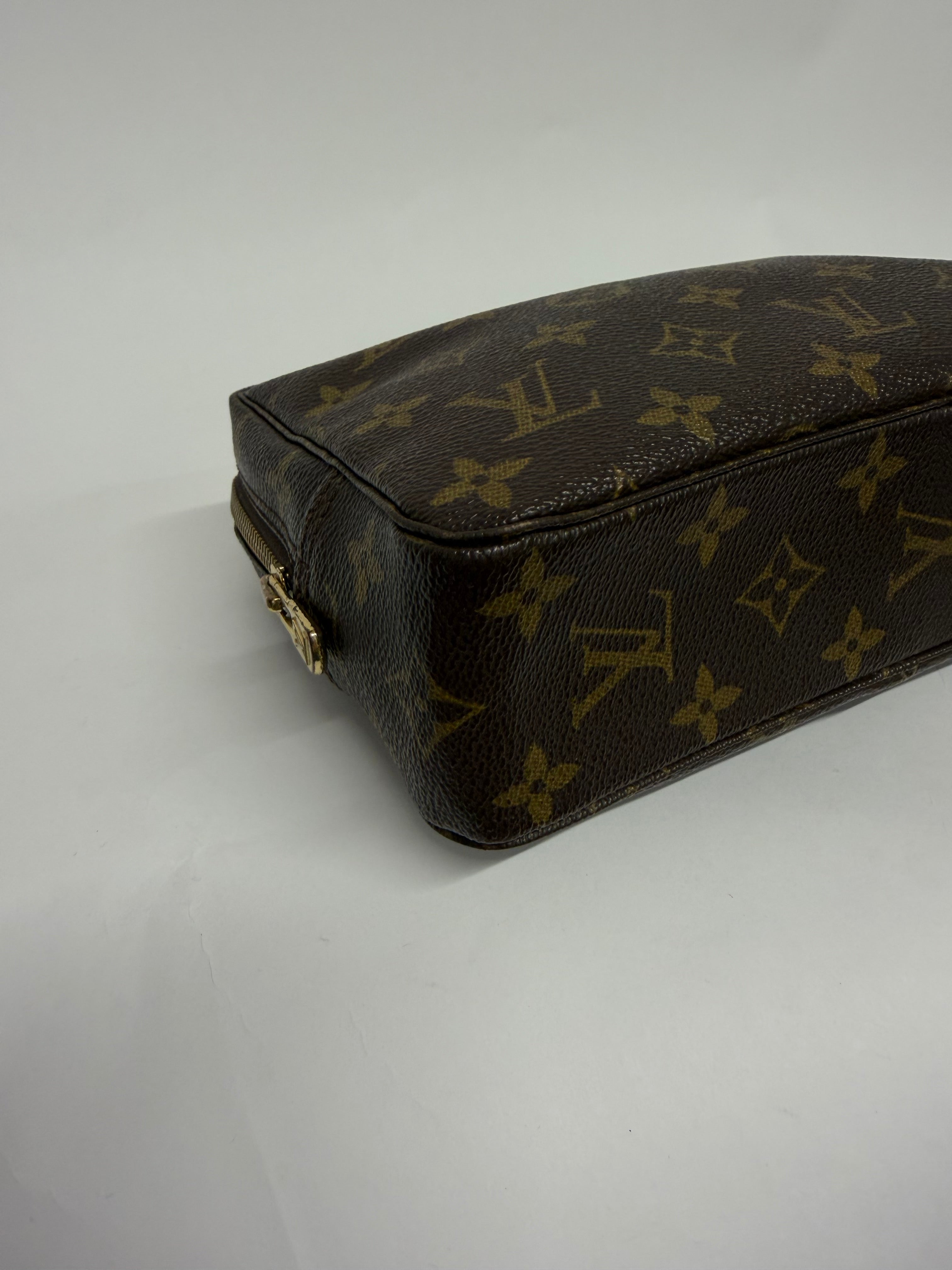 Louis Vuitton Trousse Toilette 23 Monogram