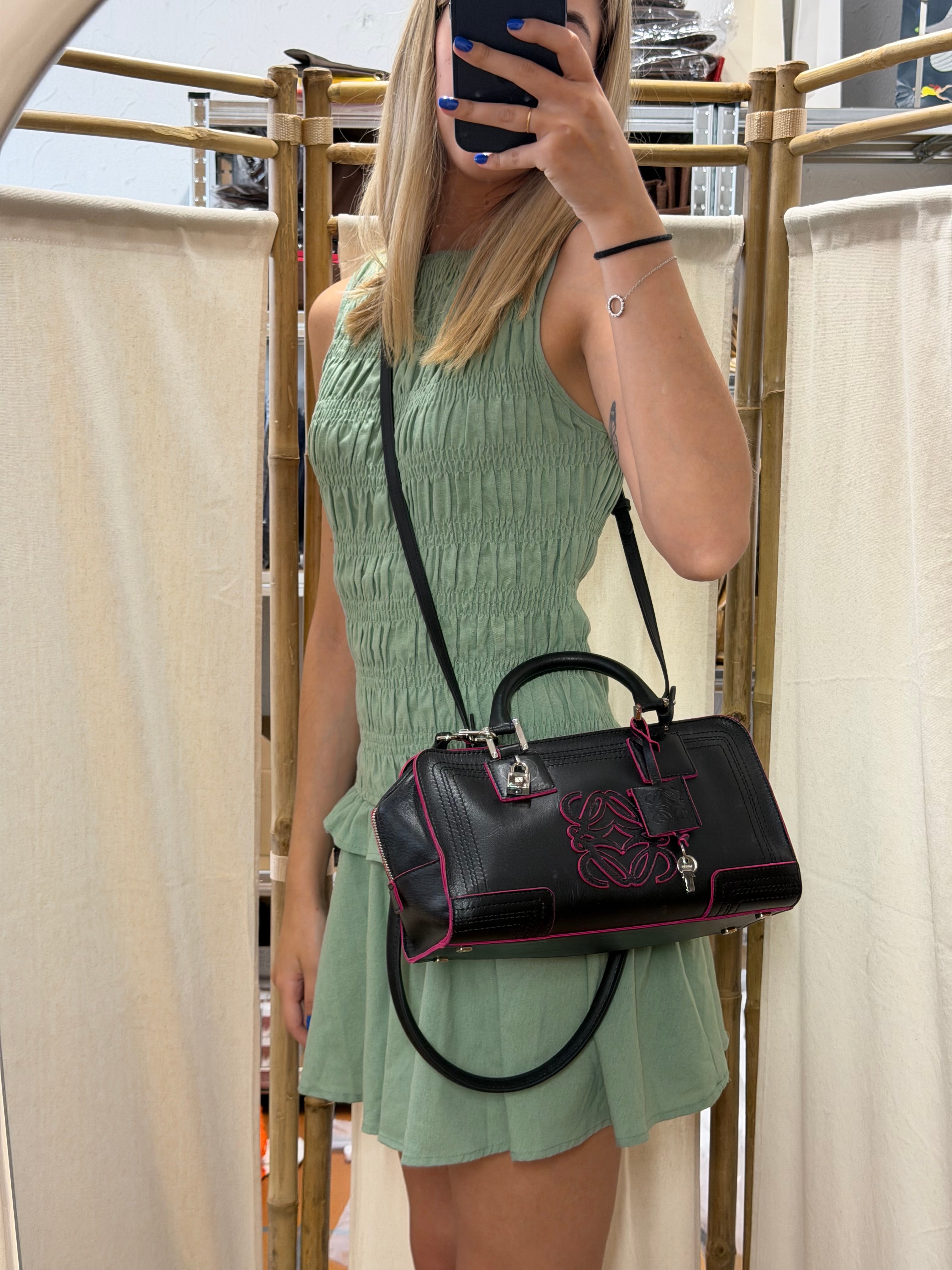 Loewe amazona negro y rosa 28 con 2 bandoleras