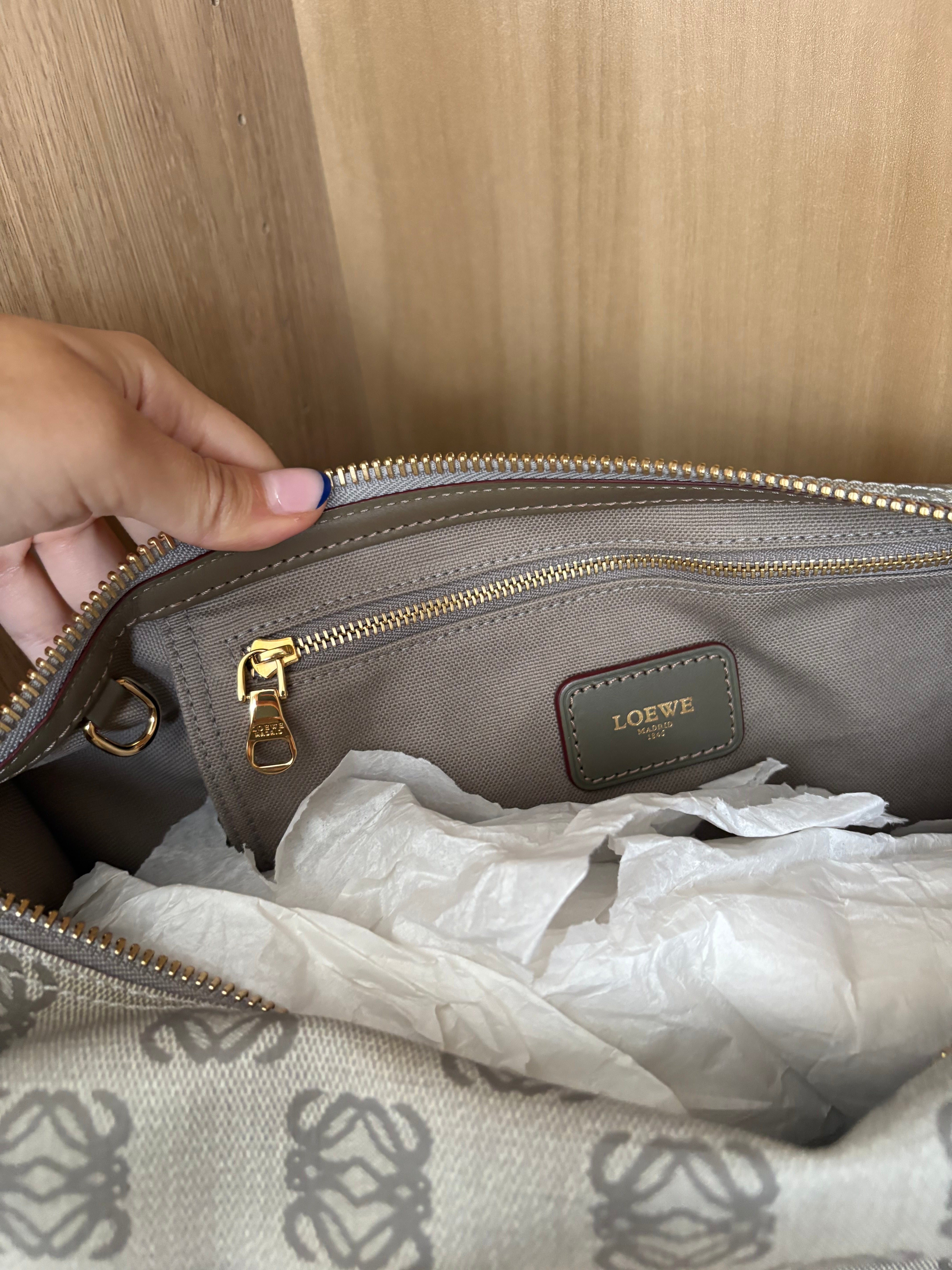 Loewe Amazona 35 en Verde Caqui – Vintage