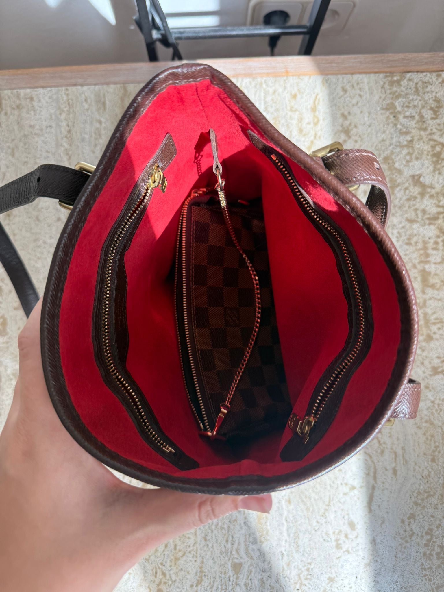 Louis Vuitton Marais Bucket con Pochette en Damier Ébène