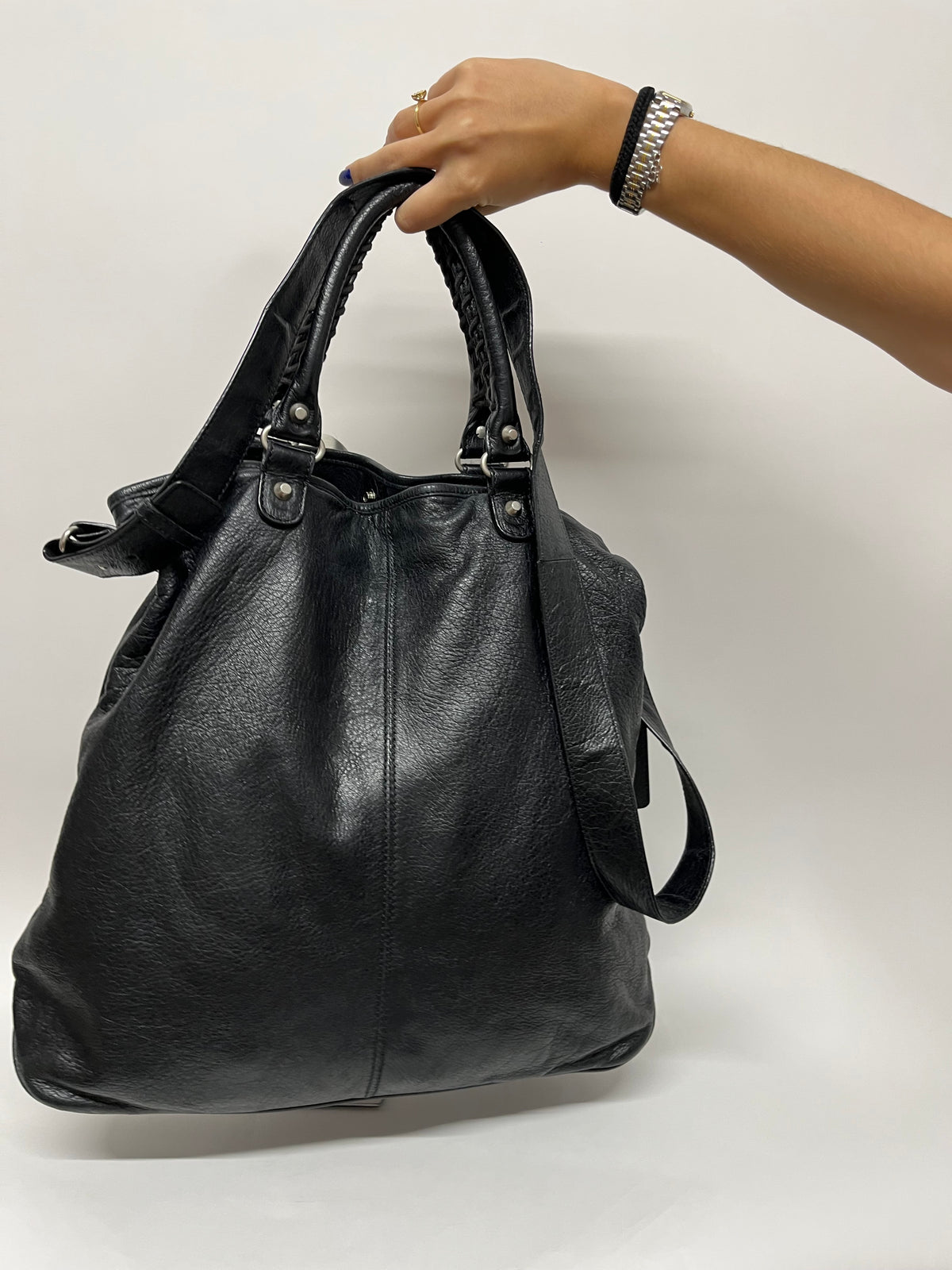 Balenciaga Classic Hexagon Piel Negra grande con bandolera