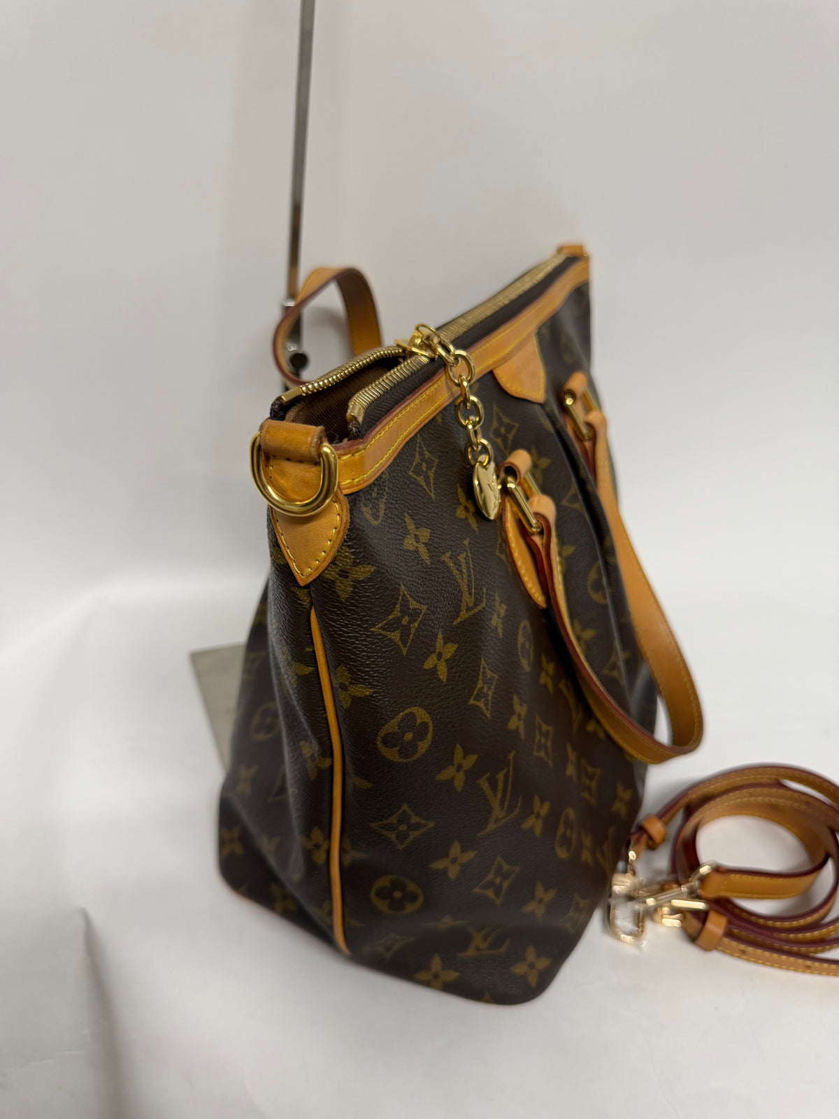 Louis Vuitton Palermo PM Monogram con Bandolera de Piel Heras Purse
