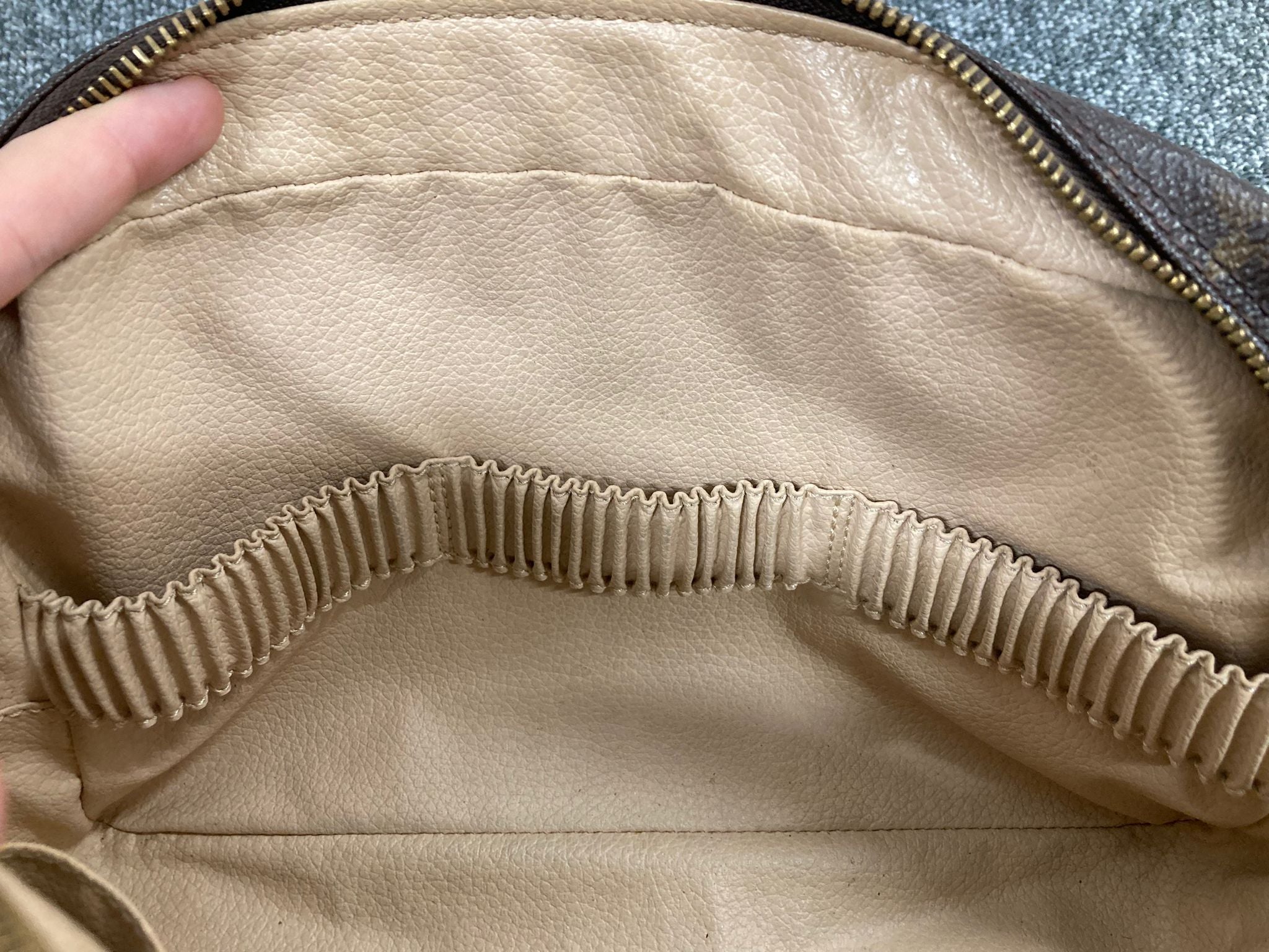 Louis Vuitton Trousse Toilette 28 – Canvas Monogram