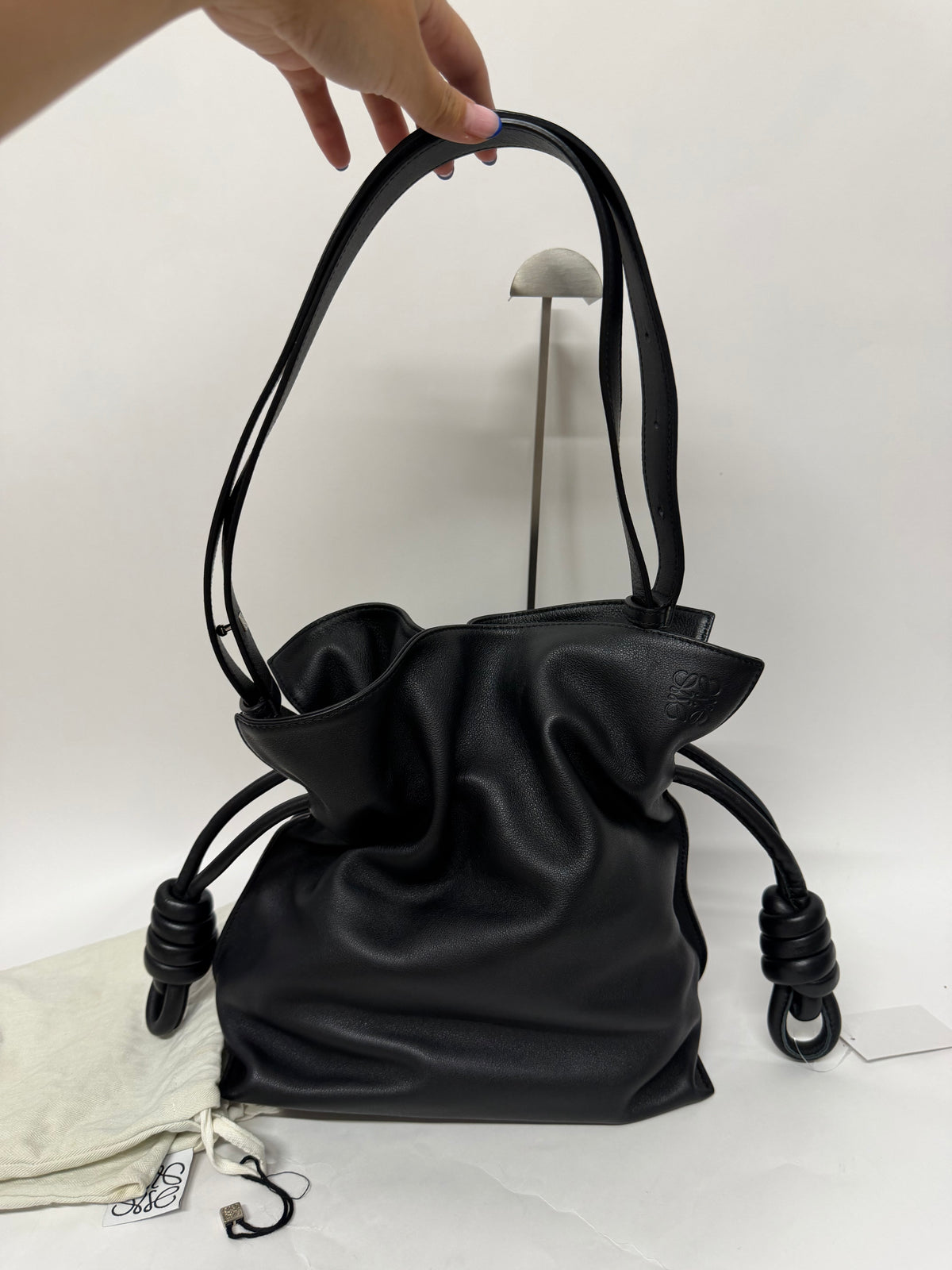 Loewe Flamenco Knot Tote Piel Negra mediana