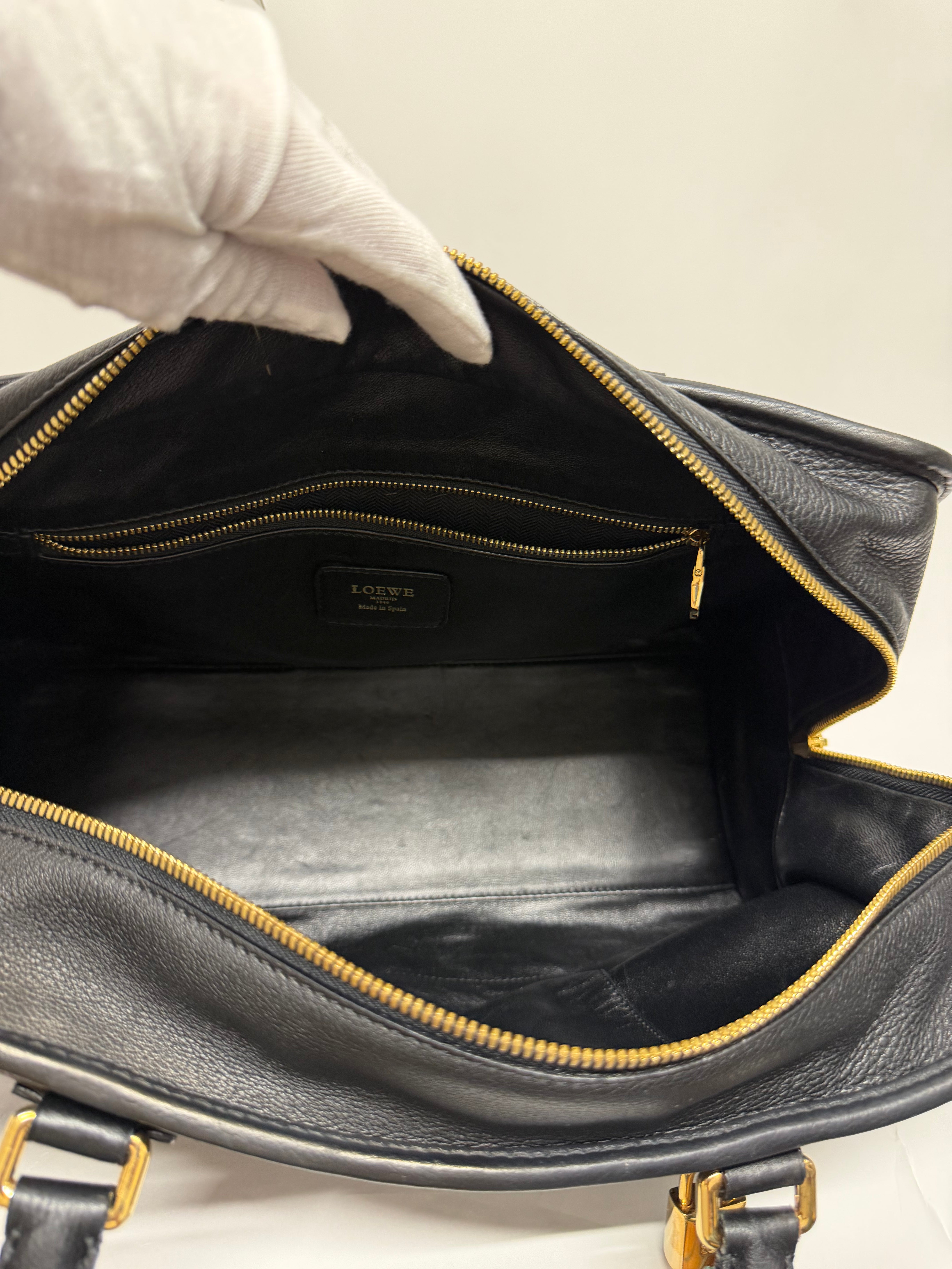 Loewe Amazona 36 | Piel Negra Herrajes dorados