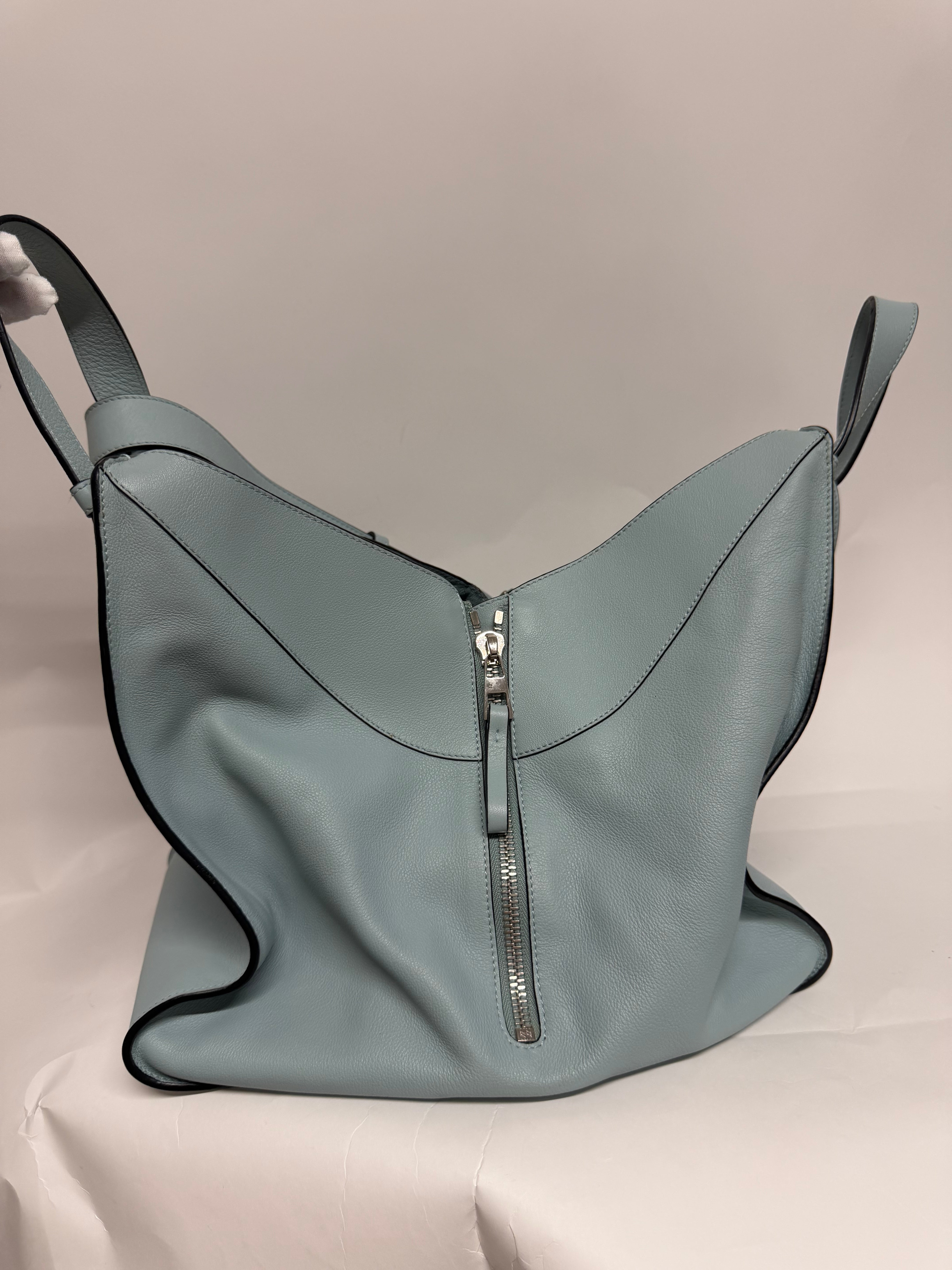 Loewe hammock Grande azul cielo con pouch