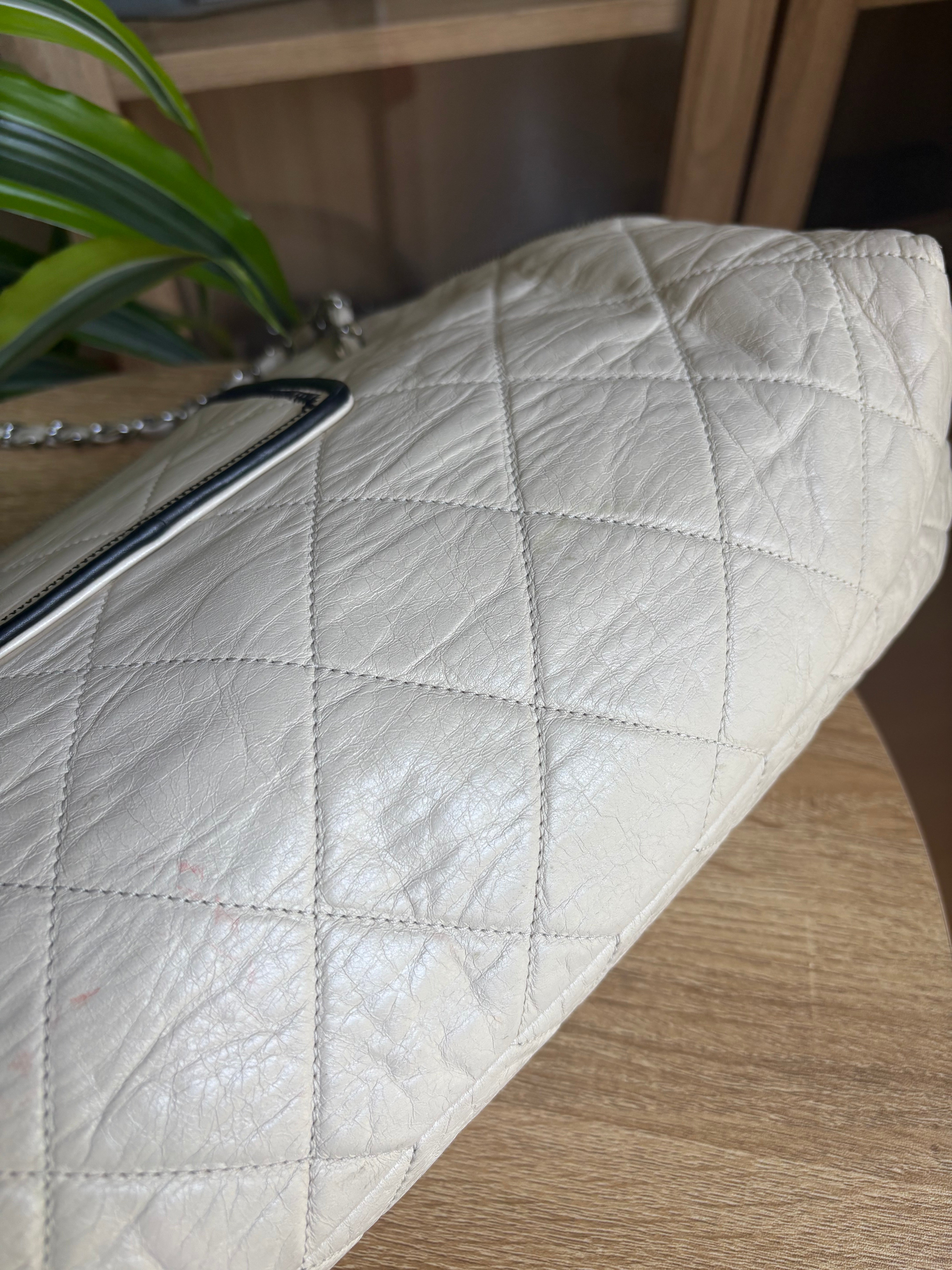 CHANEL - Reissue Accordion Flap blanco