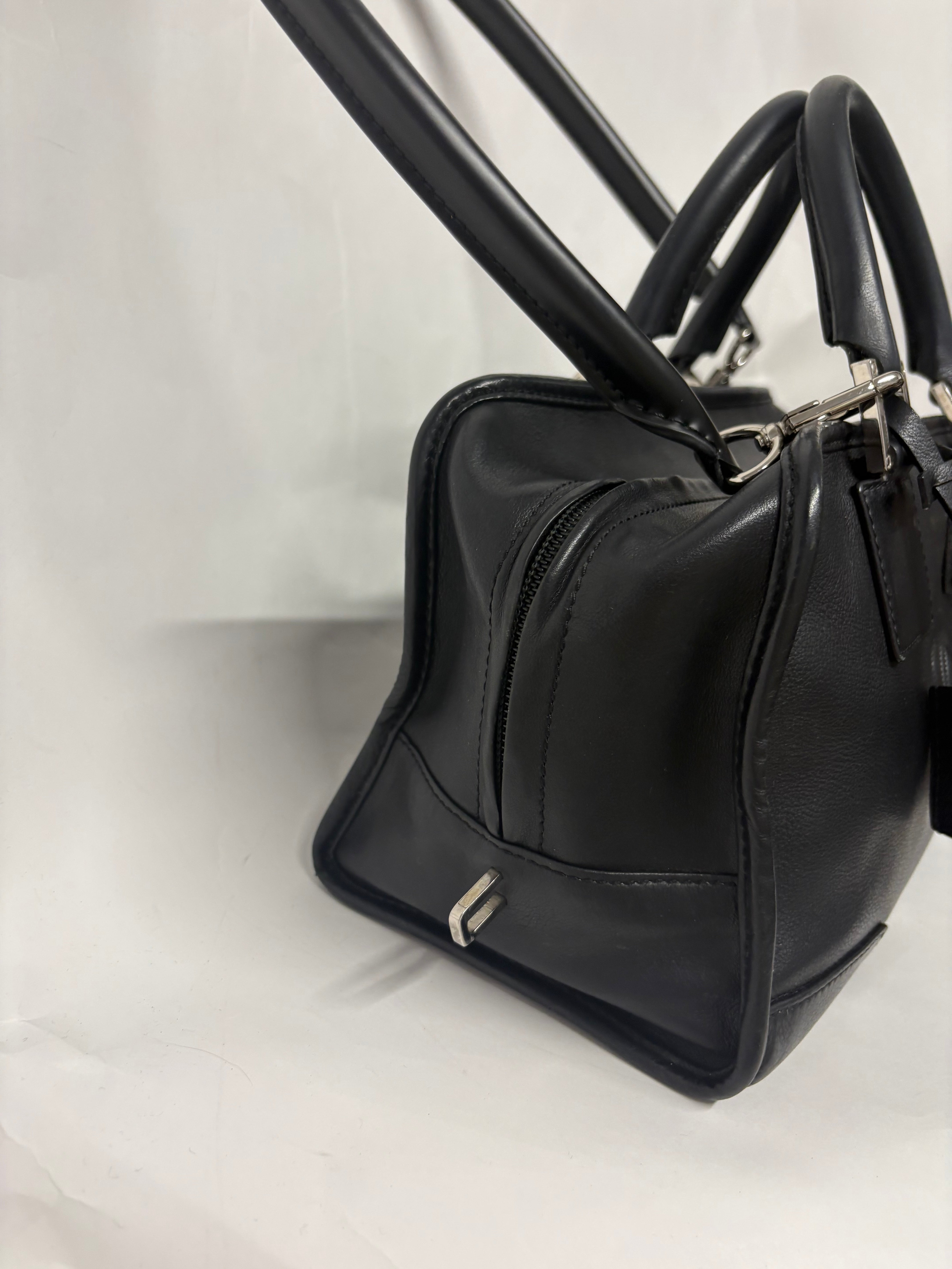 Loewe amazona 30 negro y plata con bandolera